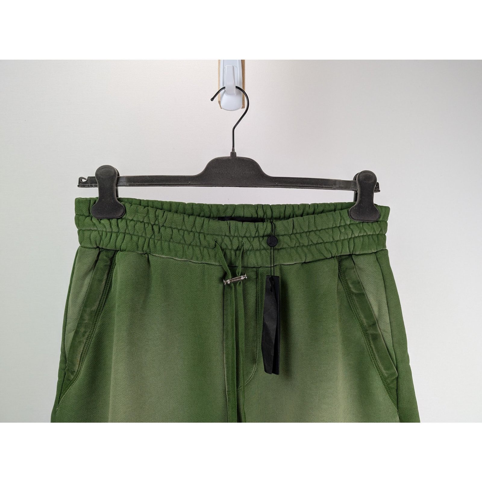 Amiri o1rshd1 Amiri Track Shorts in Green Size US 34 / EU 50 - 2 Thumbnail