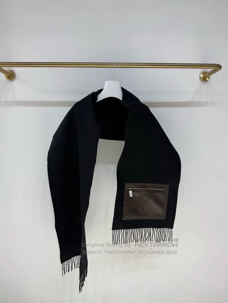 Hermes Pocket Scarf 100% Cashmere Silk Pattern Pocket Li