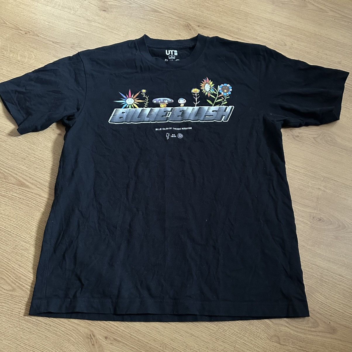 Billie Eilish × Takashi Murakami × Uniqlo BILLIE EILISH BY TAKASHI MURAKAMI UT GRAPHIC T-SHIRT Size US S / EU 44-46 / 1 - 1 Thumbnail
