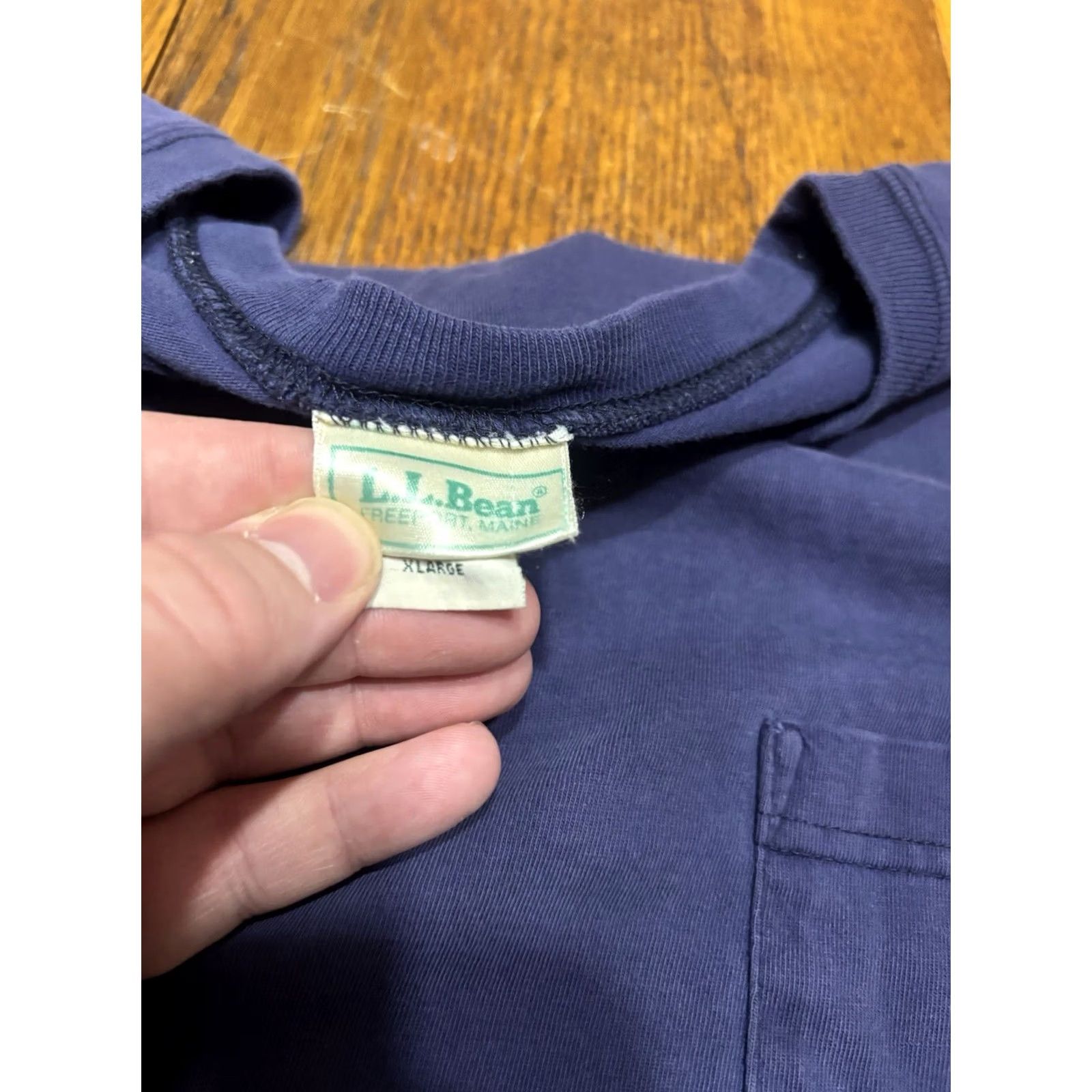 Vintage VINTAGE LL Bean T Shirt Mens XL Blue Pocket Crew Neck Classic Outdoors 90s Size US XL / EU 56 / 4 - 2 Thumbnail