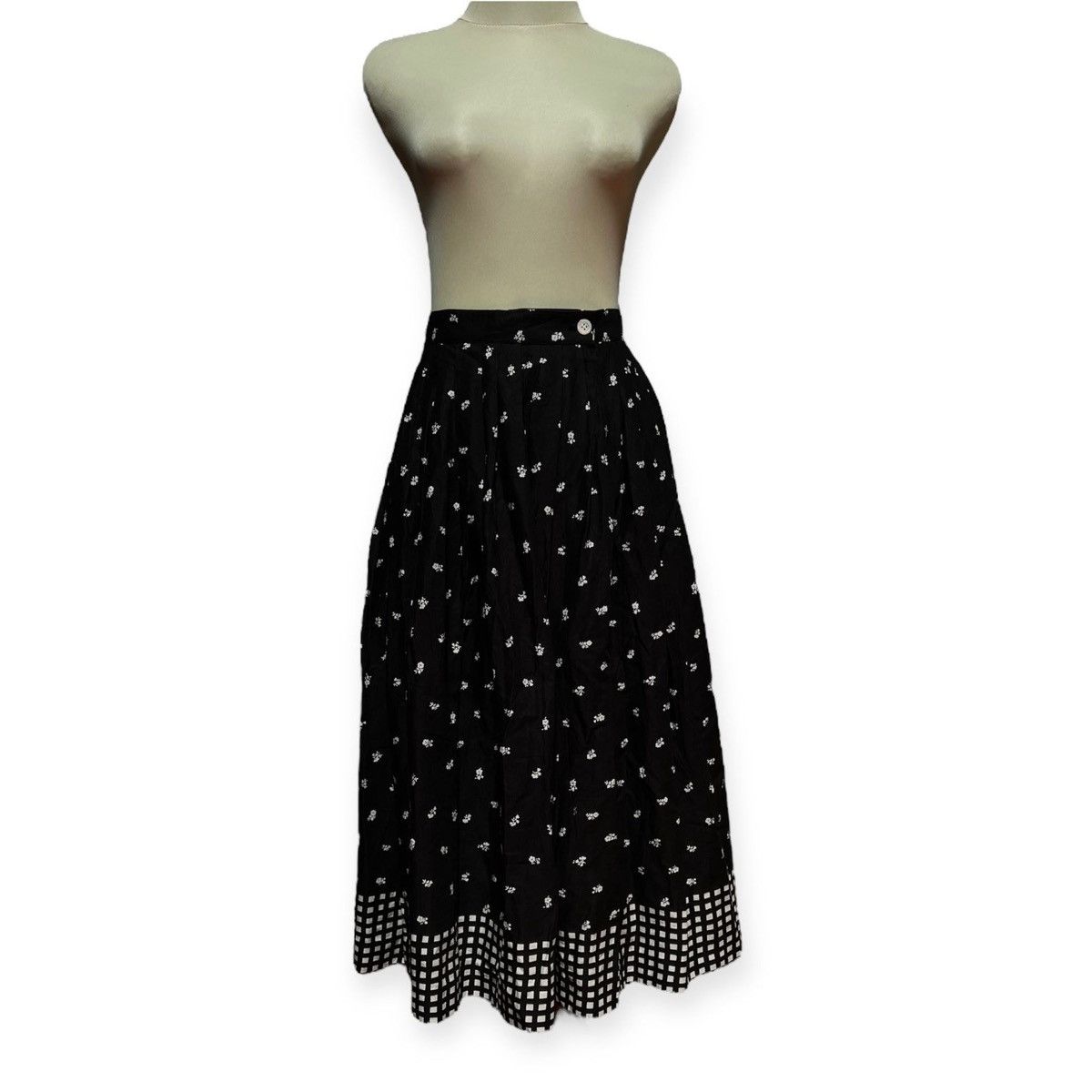 Issey Miyake Issey Miyake Mid-Skirt Size 30" / US 8 / IT 44 - 1 Thumbnail