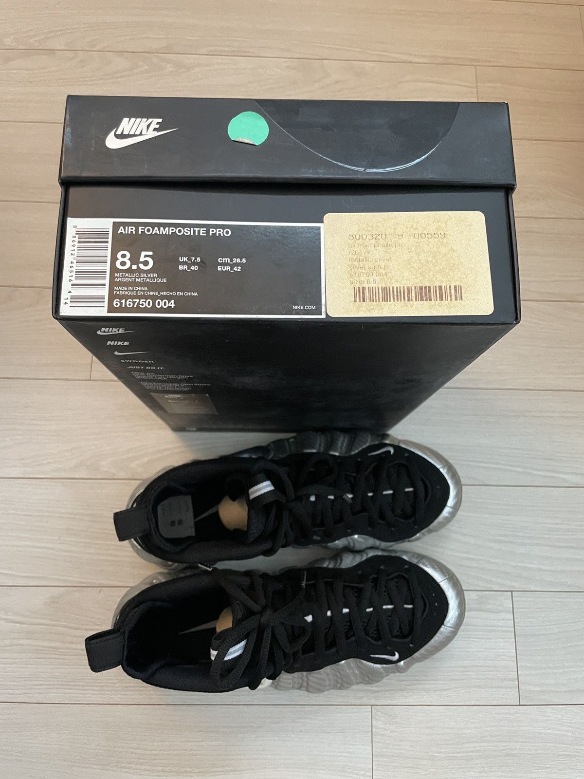Nike Air Foamposite Pro Metallic Silver Size US 8.5 / EU 41-42 - 4 Thumbnail