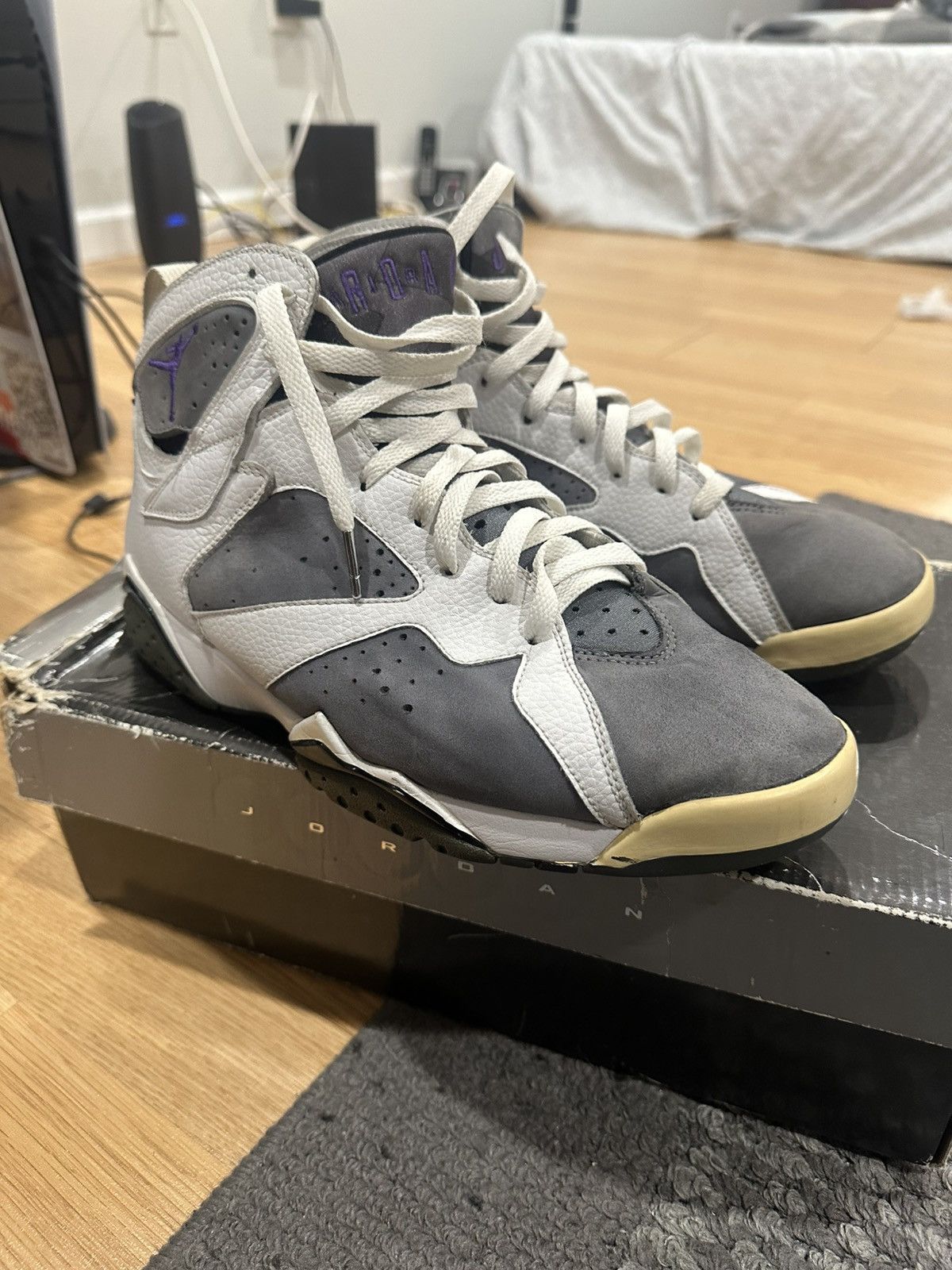Jordan Brand Air Jordan Retro “Flint” Size US 10 / EU 43 - 1 Thumbnail