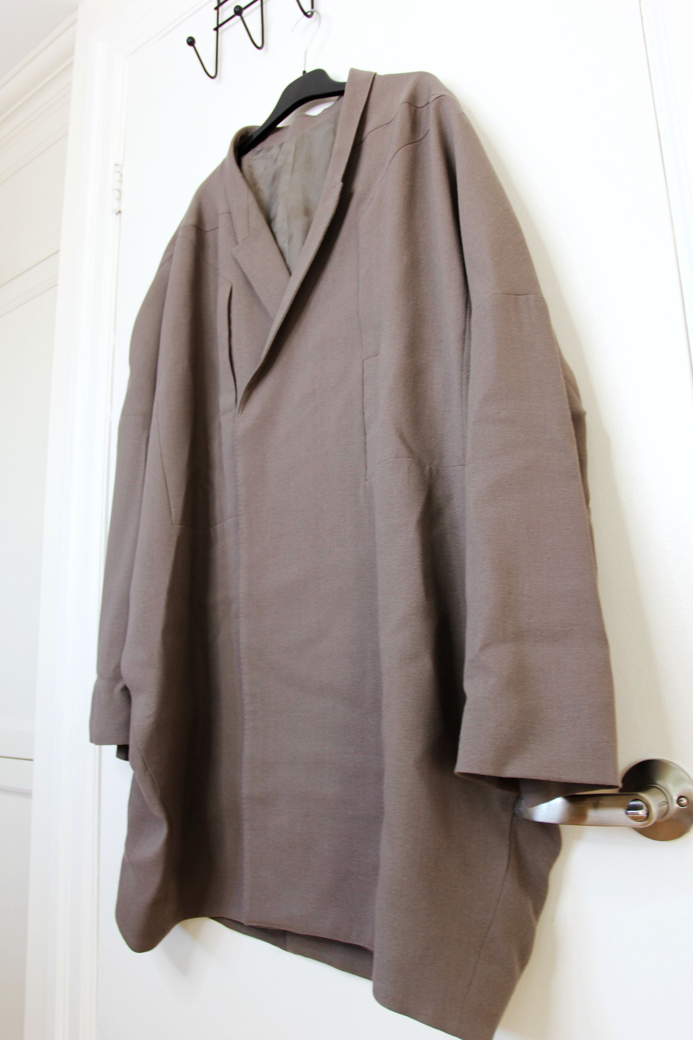 Rick Owens BNWT SS25 RICK OWENS "HOLLYWOOD" ARROWHEAD JMF COAT 44 Size US S / EU 44-46 / 1 - 5 Thumbnail
