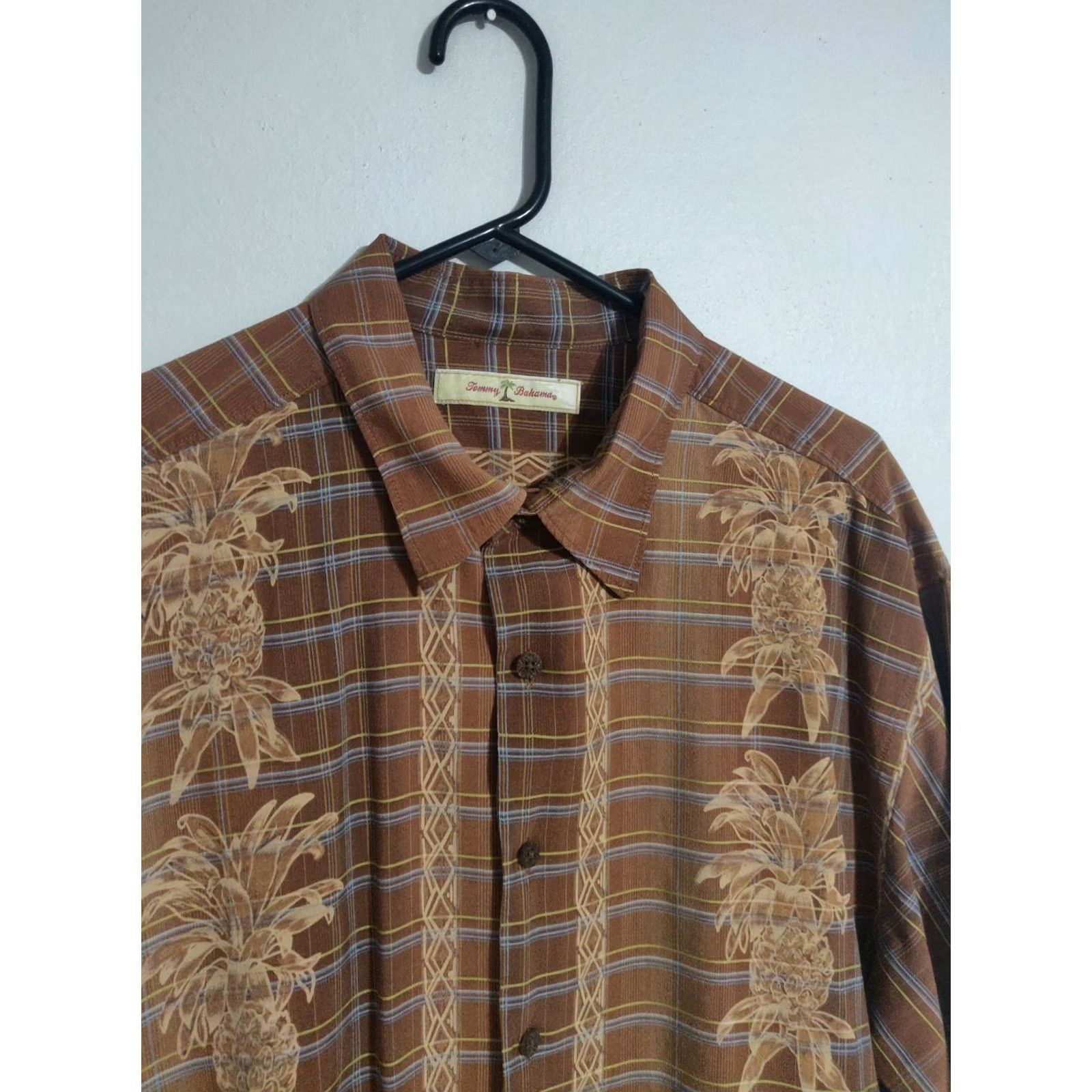 Tommy Bahama Tommy Bahama Shirt Men's XLarge Brown Silk Plaid Floral Hawaiian S/S Button Up Size US XL / EU 56 / 4 - 2 Thumbnail