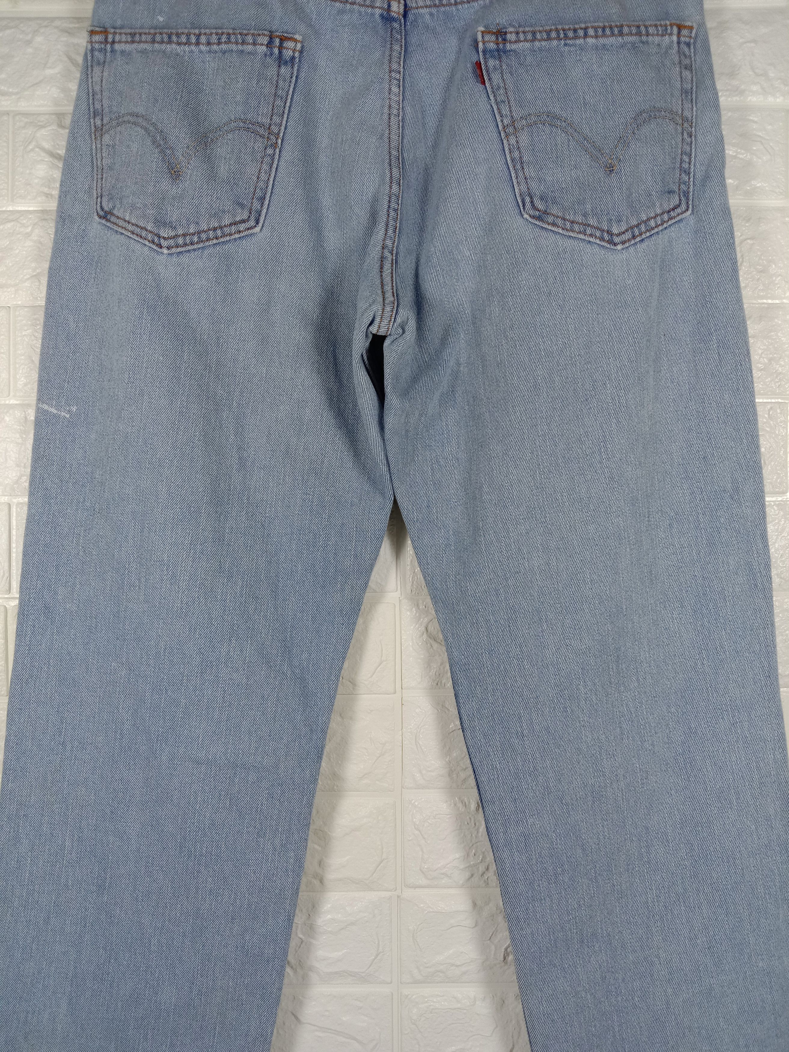 Levi's Vintage Levi's 550 Jeans Relaxed Fit Light Wash Denim Size US 34 / EU 50 - 7 Thumbnail