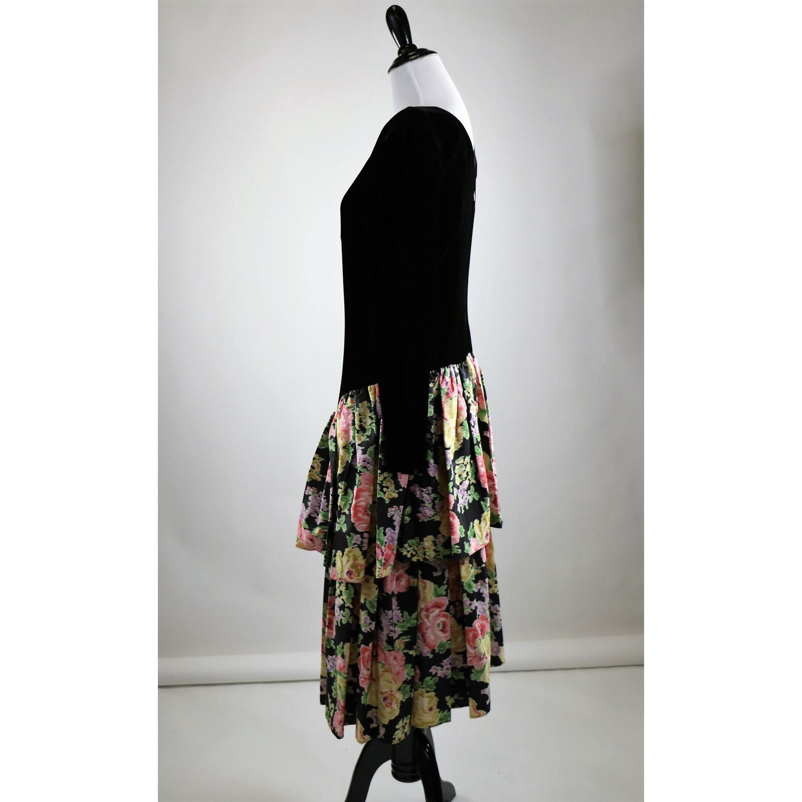 Vintage Vintage 1980s Velvet Floral Print Donna Morgan Dress Medium Size M / US 6-8 / IT 42-44 - 6 Thumbnail