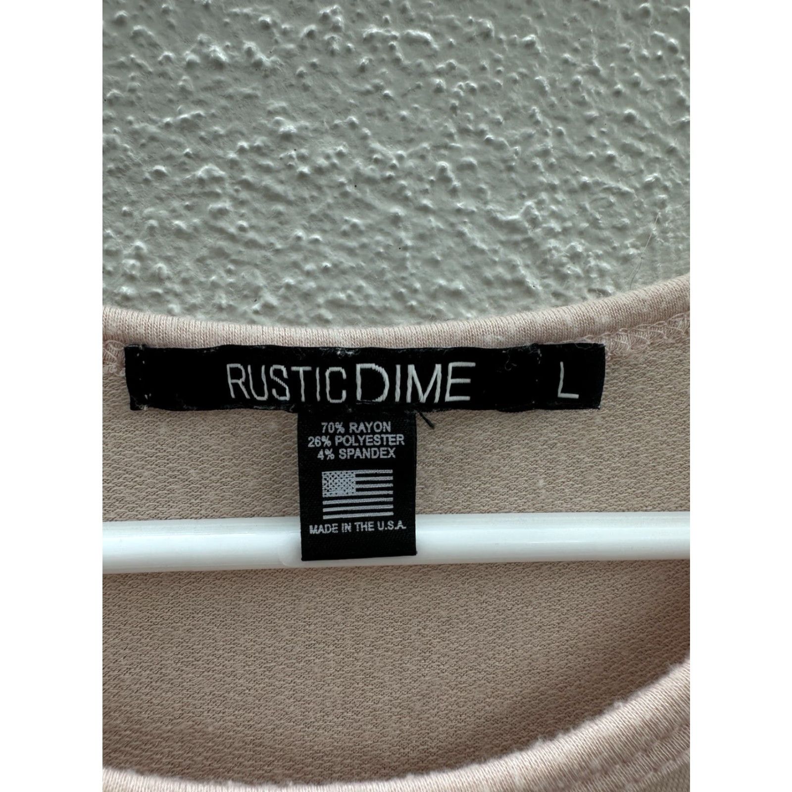 Dime Rustic Dime Shirt Pink Short Sleeve Womens Large USA Made Blouse Knit V-Neck Button Collarless Regular Sleeve Type: NA Satin? Size L / US 10 / IT 46 - 4 Thumbnail