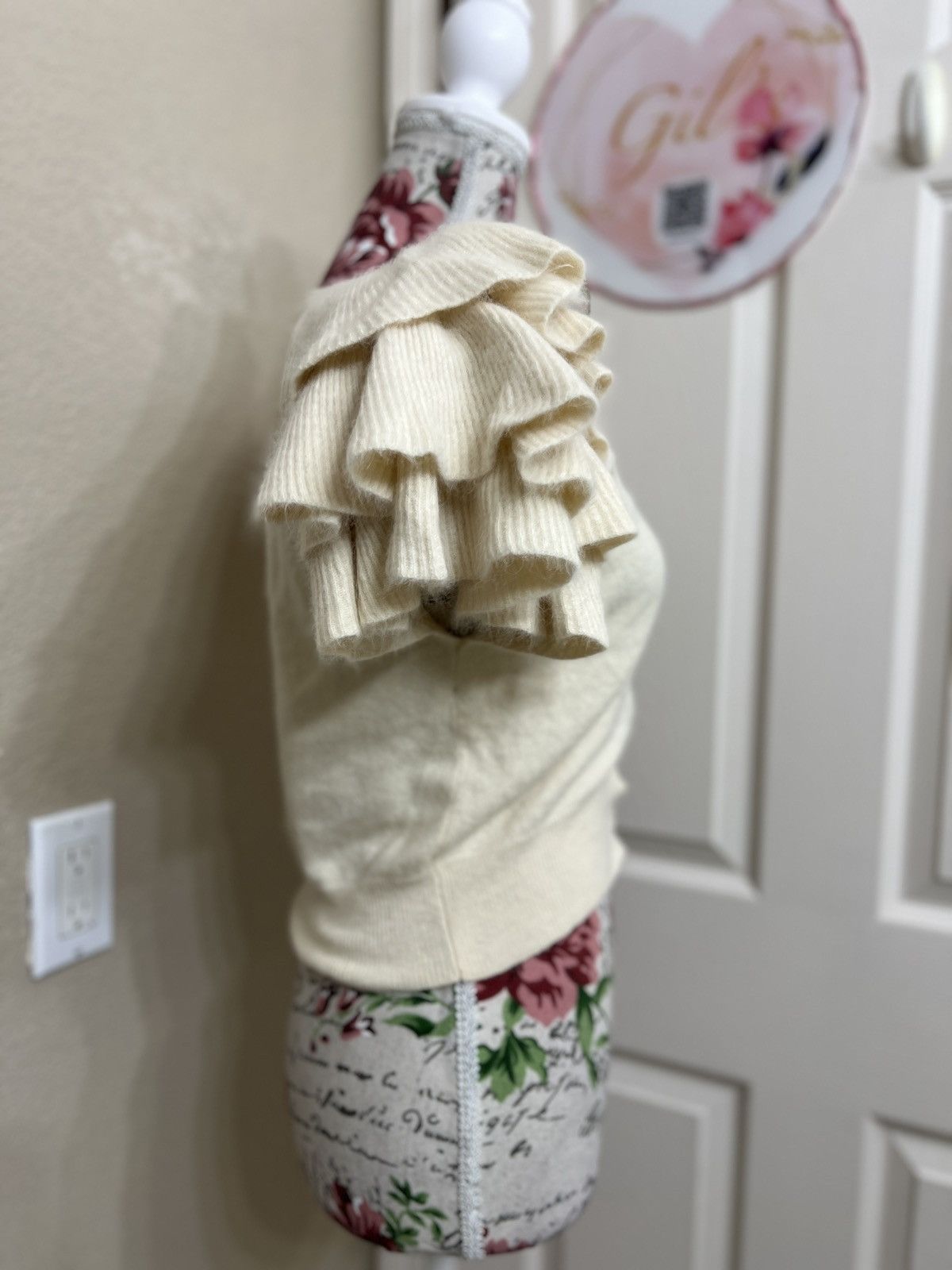 French Connection French connection cream rabbit hair angora top Size S / US 4 / IT 40 - 2 Thumbnail