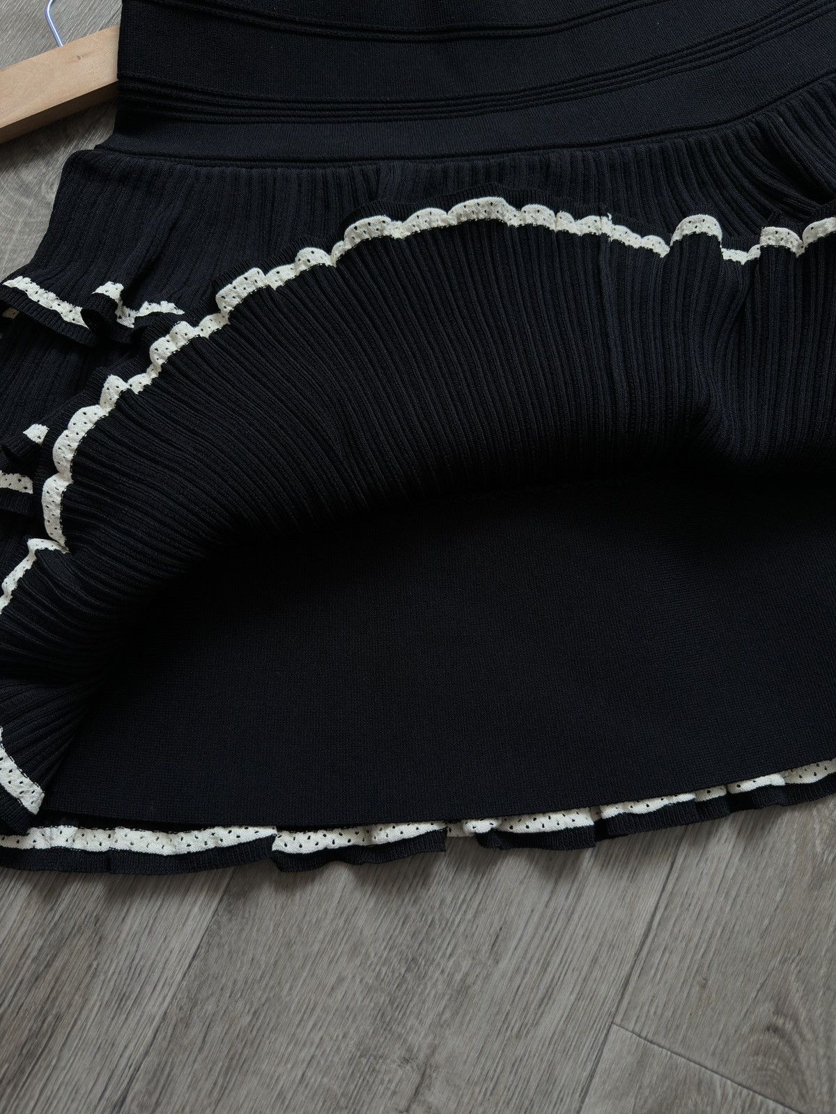Sandro 🫧SANDRO TIERED RIBBED-KNIT Mini Skirt Size 26" / US 2 / IT 38 - 9 Thumbnail