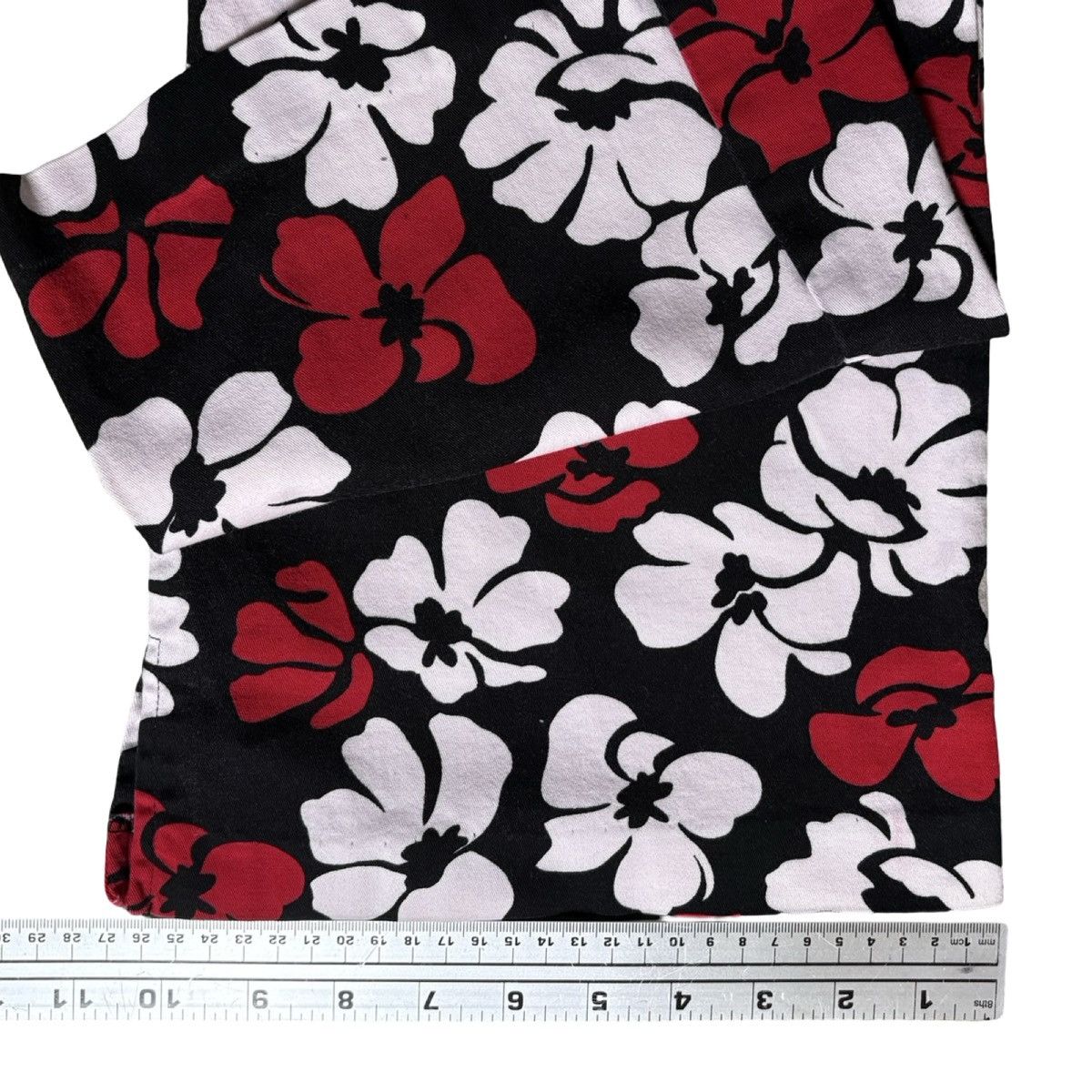 Other Vintage Y2K Hawaiian Floral Flare Pants No Boundaries 13 Size 30" / US 8 / IT 44 - 7 Thumbnail