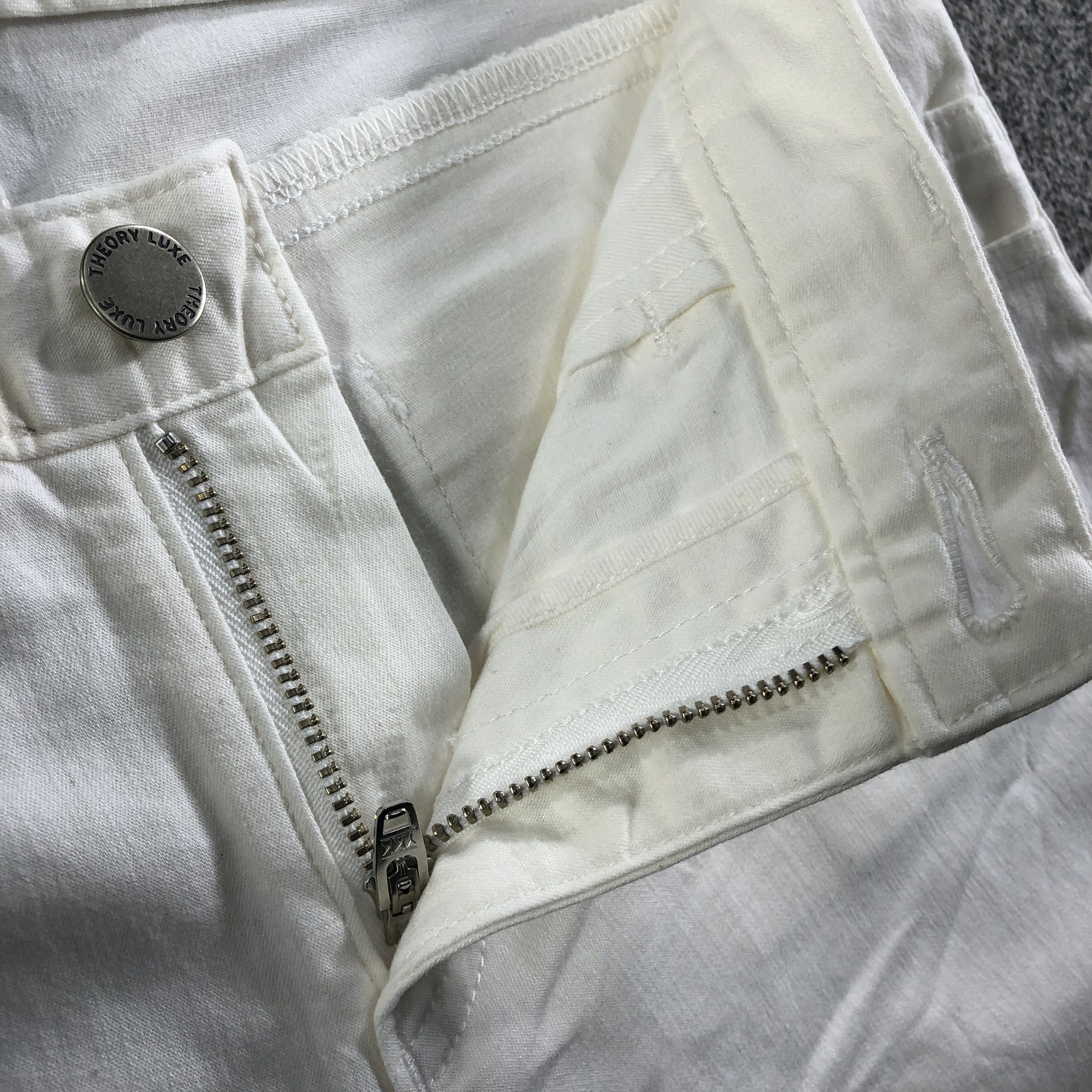 Japanese Brand Theory Zipper Pocket Flared Jeans KJ2062 Size 30" / US 8 / IT 44 - 5 Thumbnail
