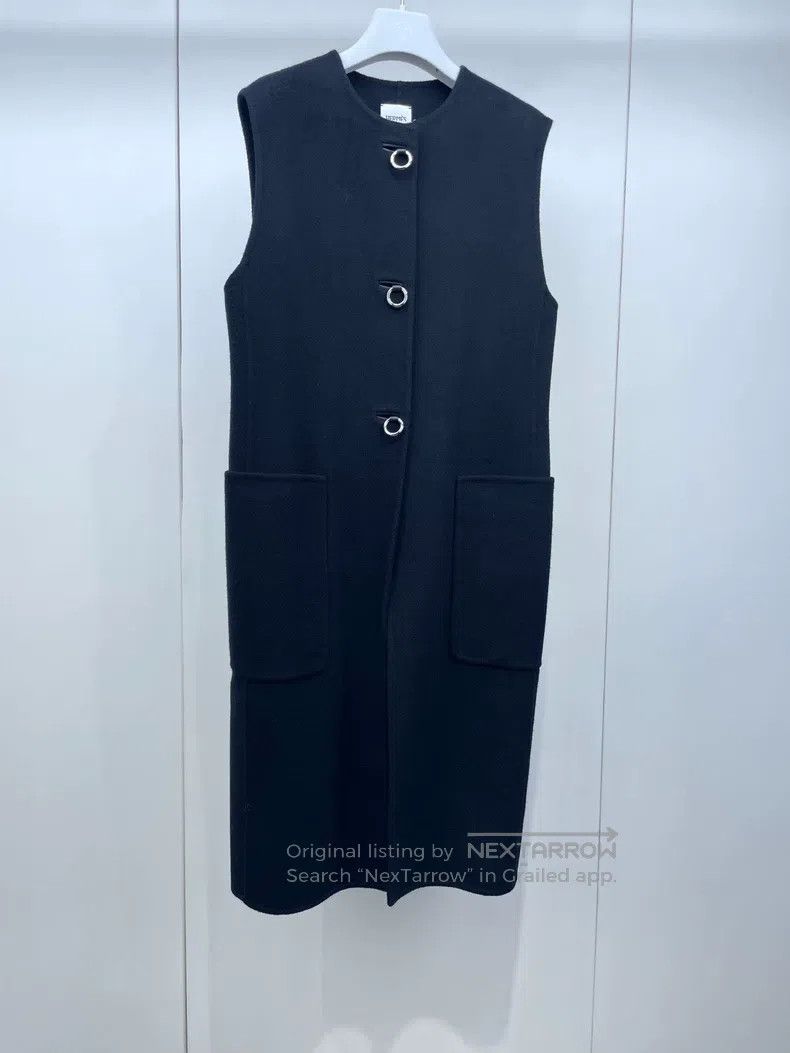 Hermes Hermes Round metal button black cashmere long vest Size XS / US 0-2 / IT 36-38 - 1 Thumbnail