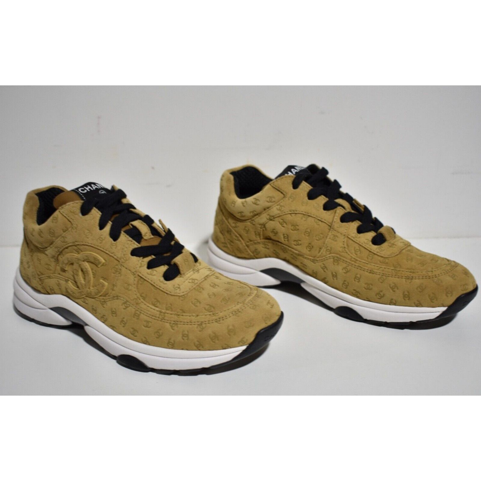 Chanel 22A Printed CC Logo White Flat Runner Trainer Sneaker 38.5 Size US 8.5 / IT 38.5 - 4 Thumbnail