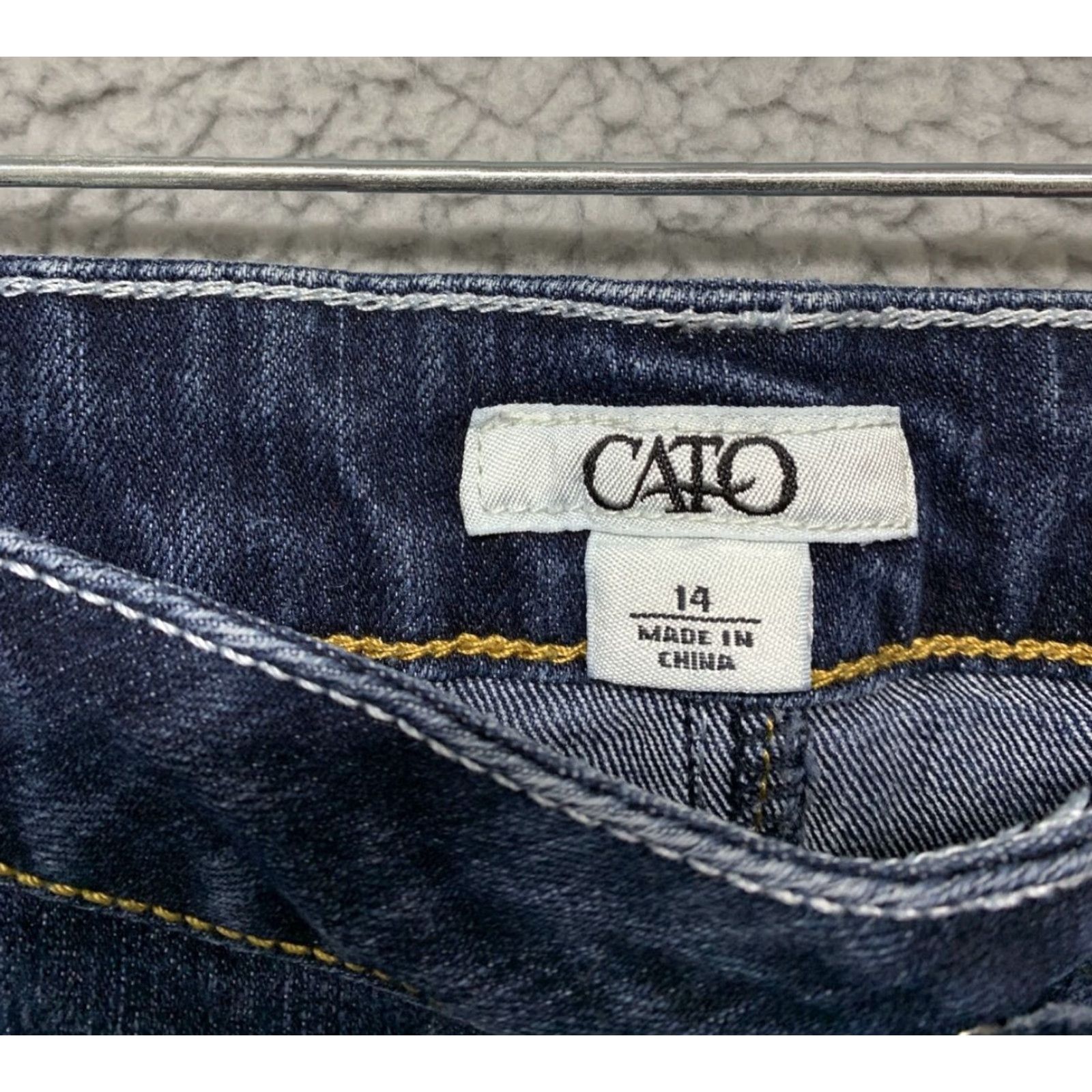 Vintage Cato Denim Capri's Size 14 Woman’s Crop Blue Jeans 32" x 16" Jeans Capri Women Blue 14 Mens? Size 36" / US 14 / IT 50 - 4 Thumbnail