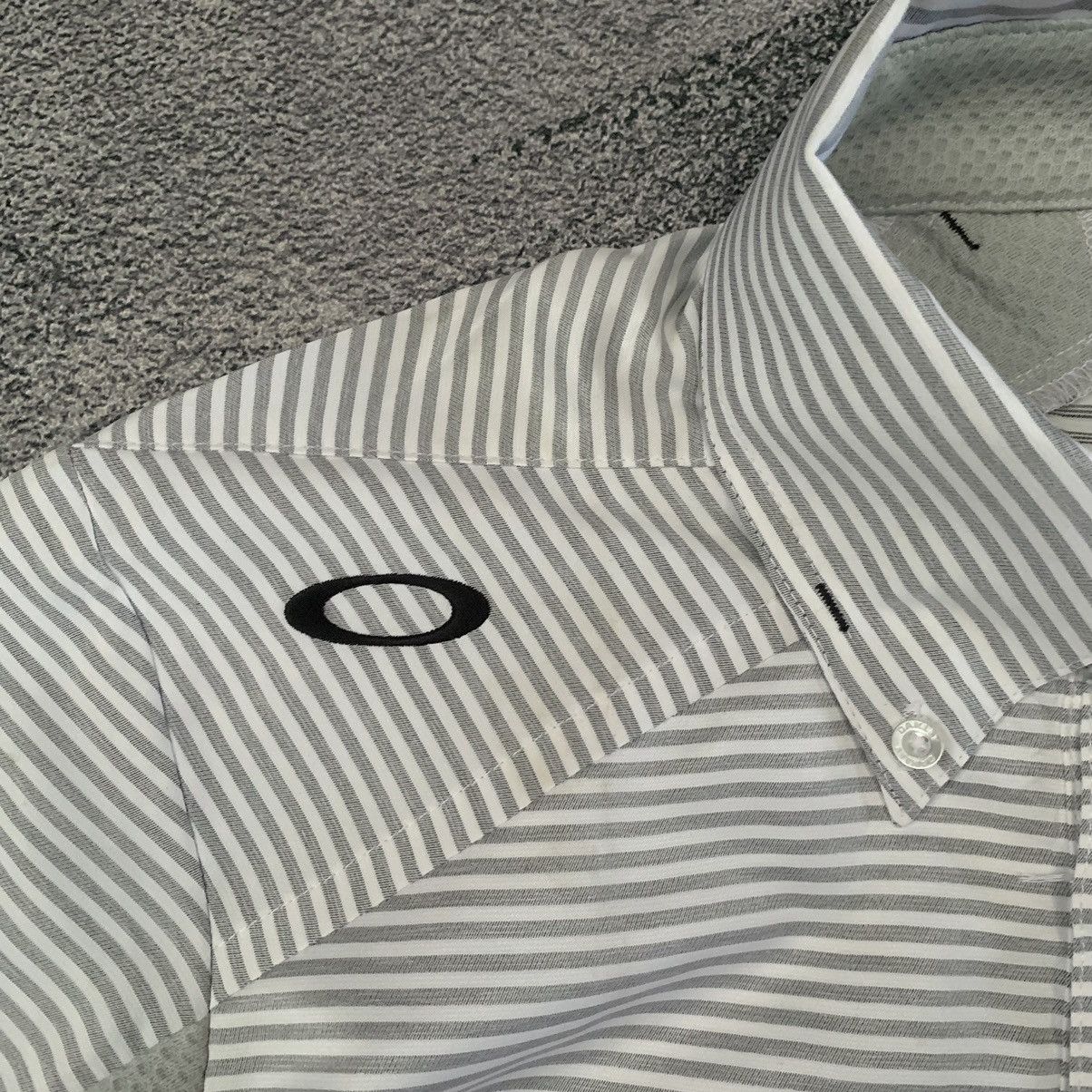 Oakley 🔥OAKLEY STRIPES HIDEN BUTTON SHIRT Size US M / EU 48-50 / 2 - 5 Thumbnail