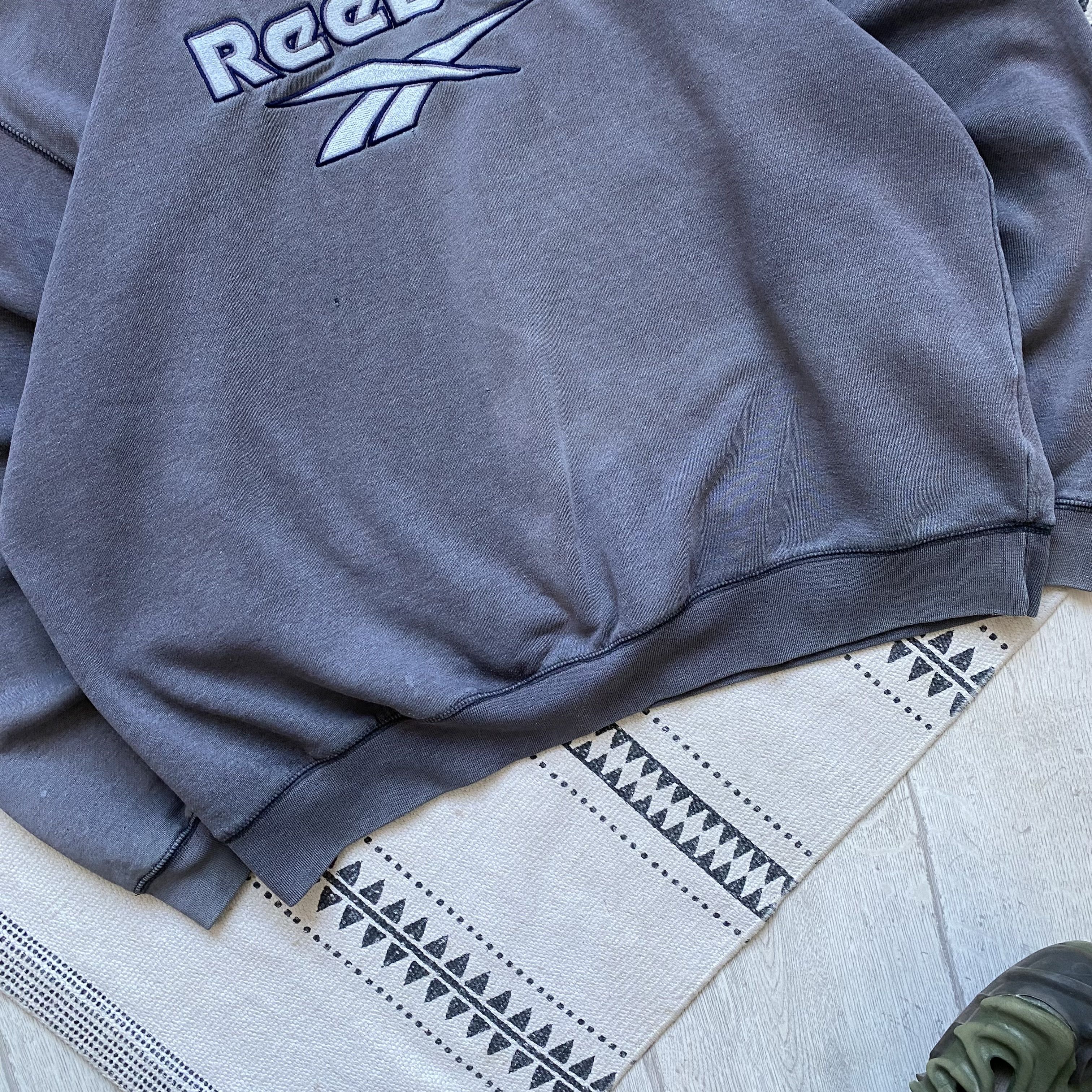 Reebok Trashed Vintage 90s Reebok essential sweatshirts center logo Size US L / EU 52-54 / 3 - 3 Thumbnail