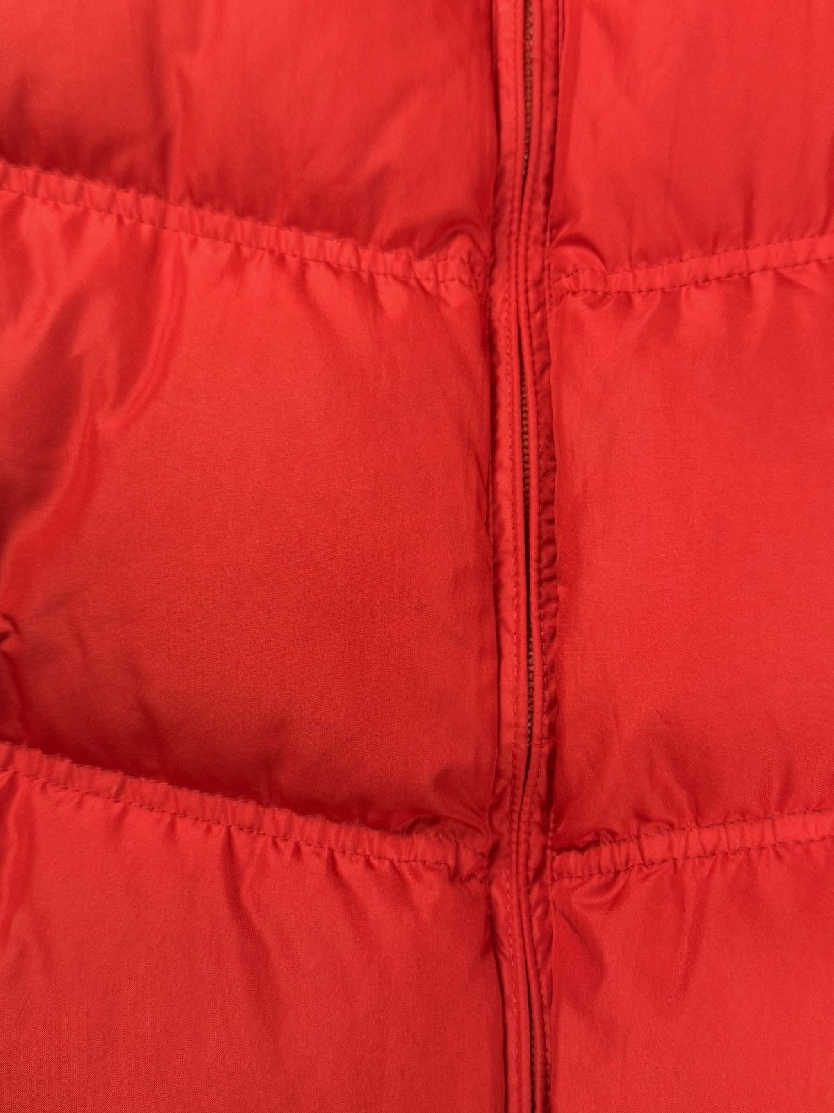 Nike Vintage Nike Puffer Red Down Jacket Y2K Size L Size US L / EU 52-54 / 3 - 14 Thumbnail
