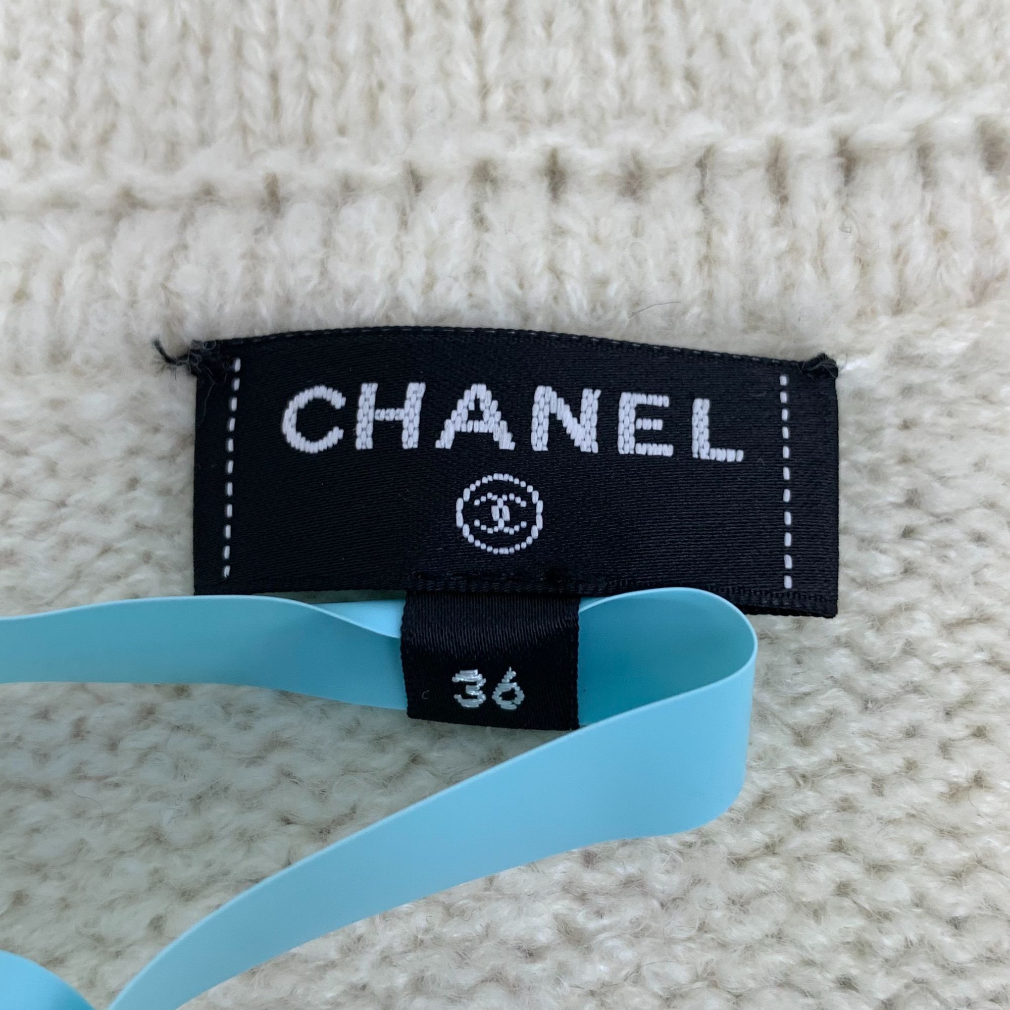Chanel Chanel Beige Camellia Print Cashmere-Silk Knit Cardigan Coat Size XS / US 0-2 / IT 36-38 - 2 Thumbnail