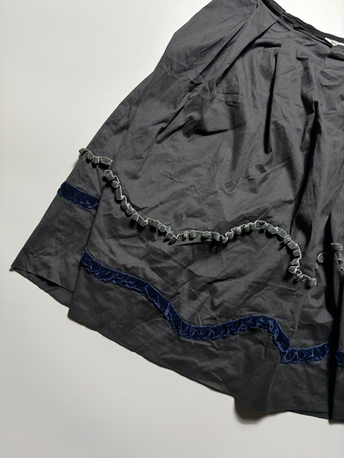 Miu Miu MIU - MIU PRADA RIBBON MIDI SKIRT Size 28" / US 6 / IT 42 - 3 Thumbnail