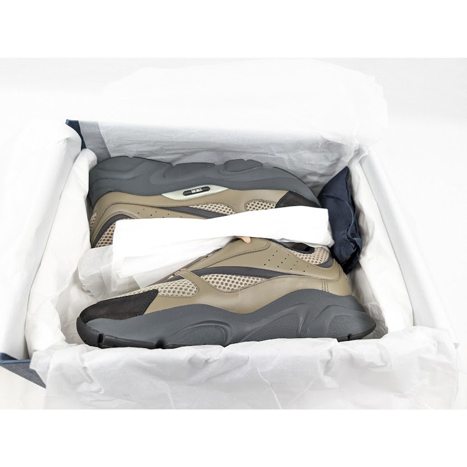 Dior o1rshd1 B22 Calfskin Mesh Sneakers in Khaki Size US 13 / EU 46 - 21 Thumbnail