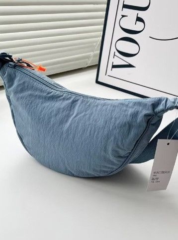 Japanese Brand Huskycat lightweight underarm dumpling bag Size ONE SIZE - 1 Thumbnail