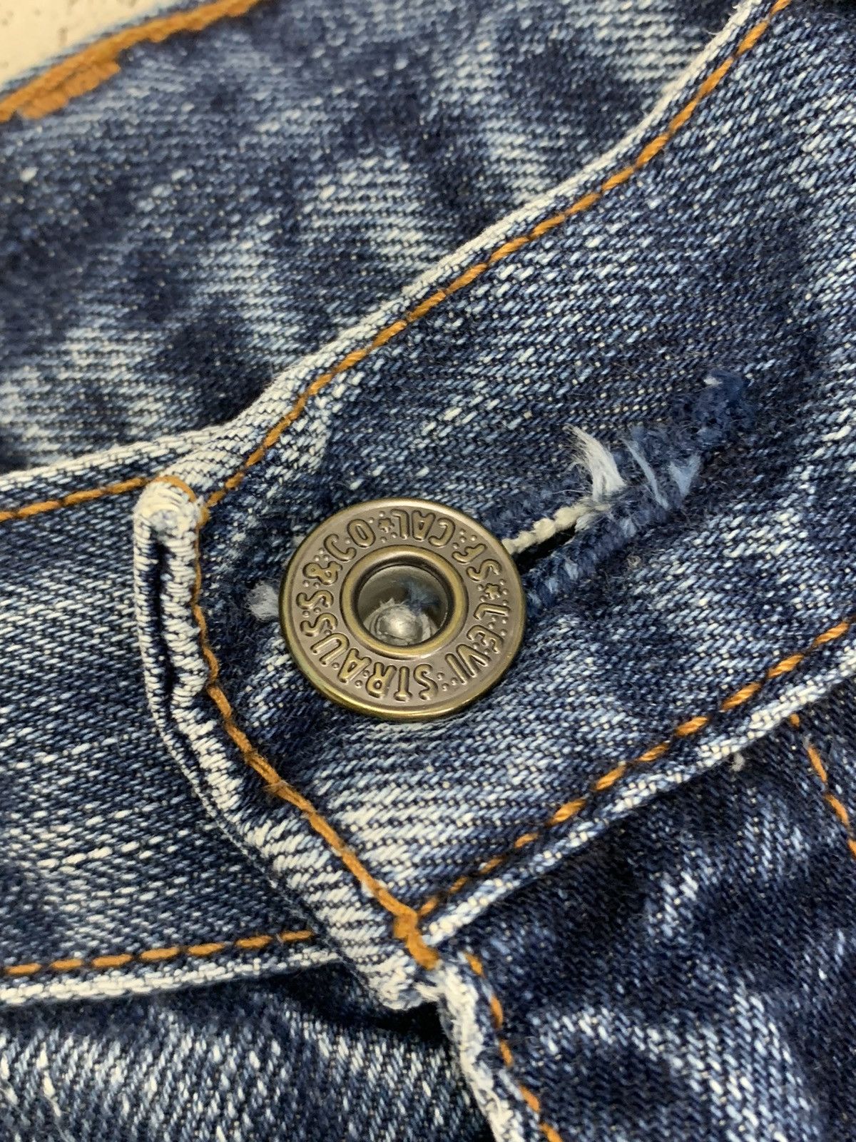 Levis 502 Distressed Denim Pants (AE11)