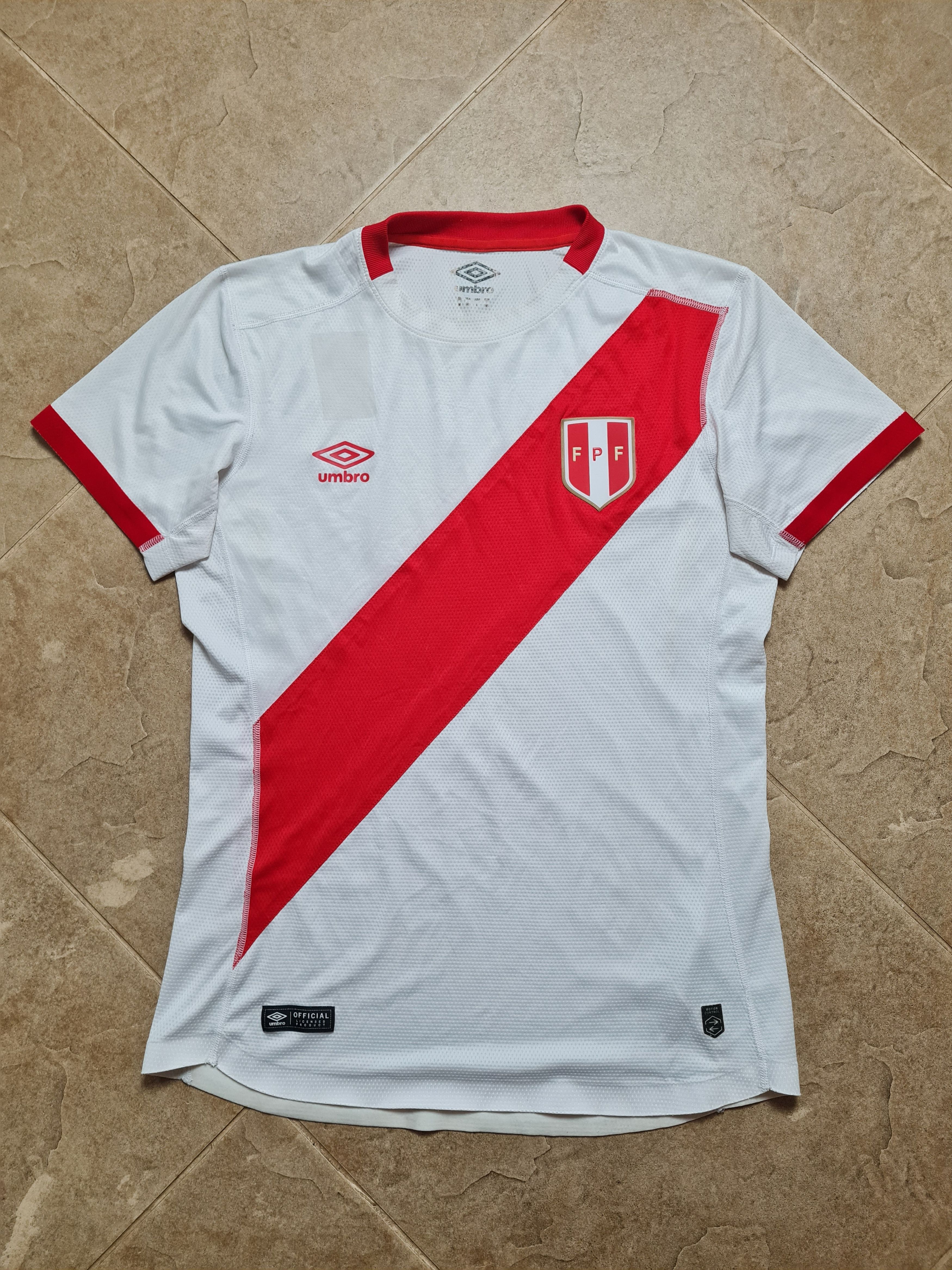Umbro Football Shirt Peru Home Soccer Jersey 2015-2016 Umbro Size US M / EU 48-50 / 2 - 1 Thumbnail