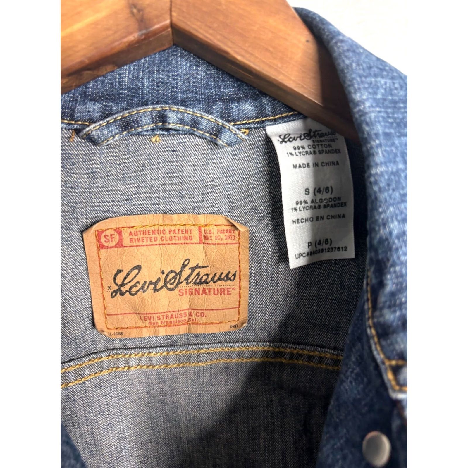 Vintage Levis Signature Trucker Jacket Womens Size Small Blue 6312 Jacket Womens Small Blue Signature Levi Strauss & Co. Trucker Jacket 6312 Size S / US 4 / IT 40 - 3 Thumbnail