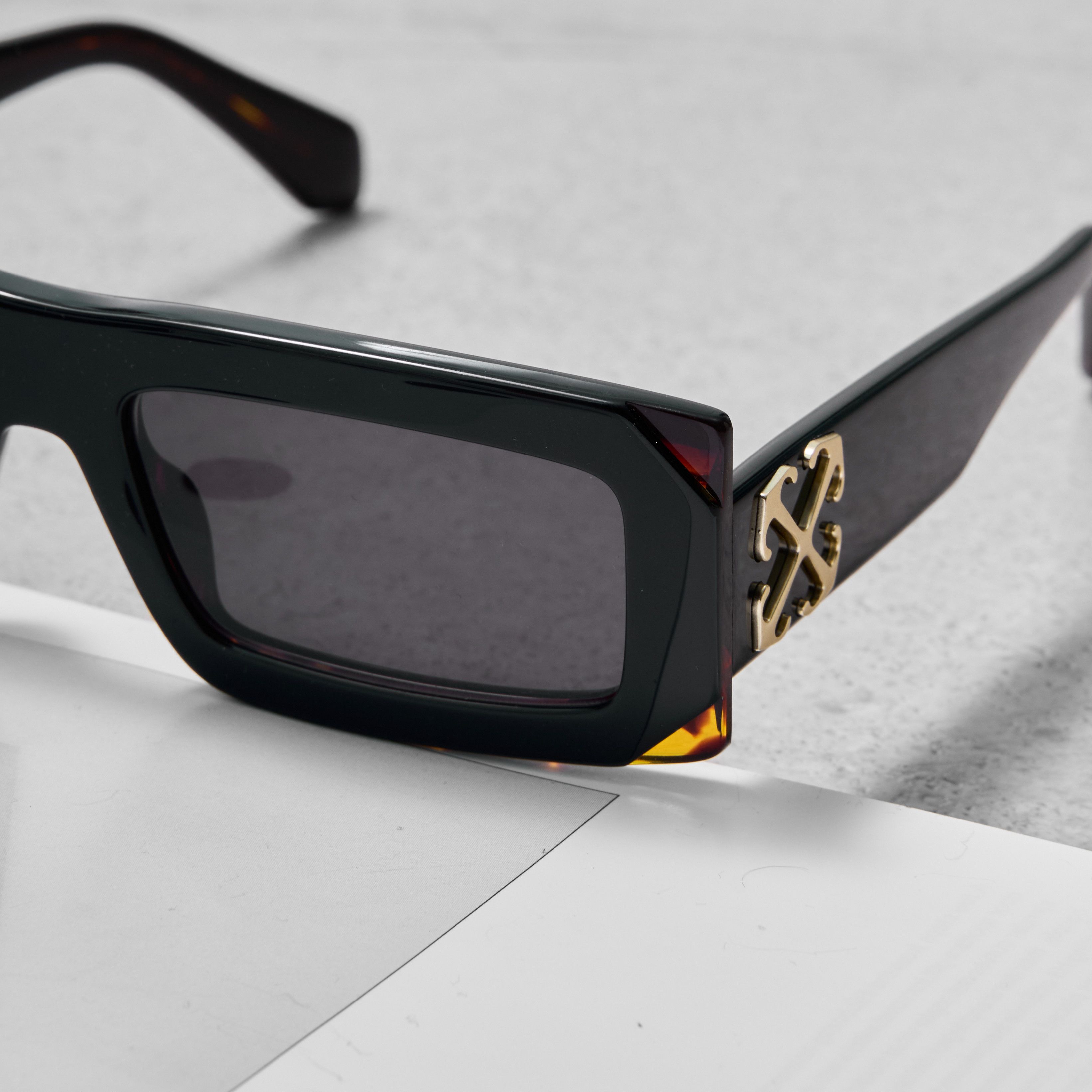 Off-White OFF WHITE LAUREL Sunglasses Size ONE SIZE - 4 Thumbnail