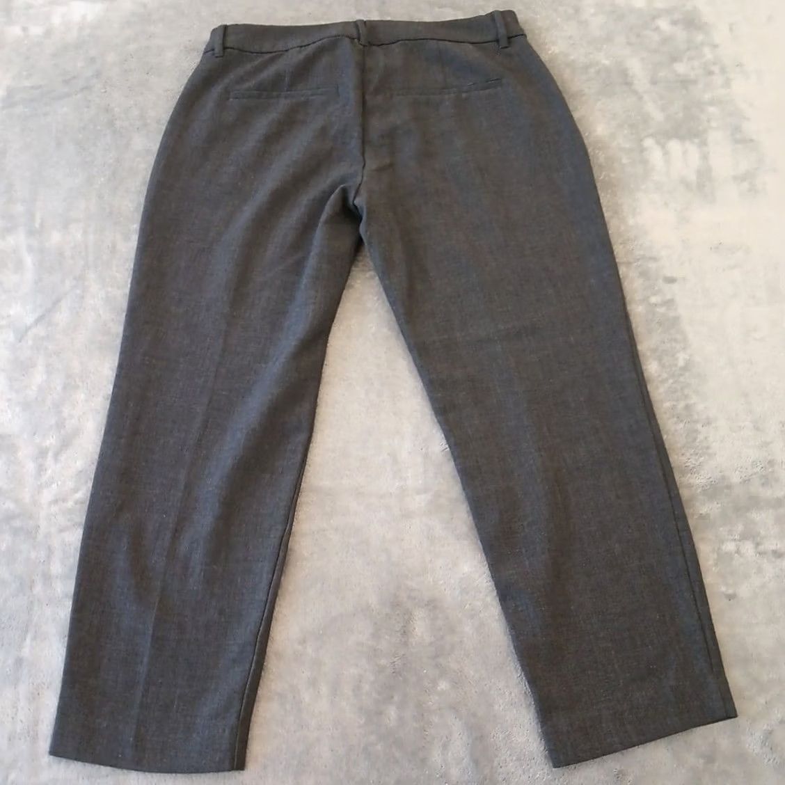 Old Navy Old Navy Pants Women Cropped 31x24.5 Gray Mid Rise Pockets Straight 6 XS? Size 28" / US 6 / IT 42 - 2 Thumbnail