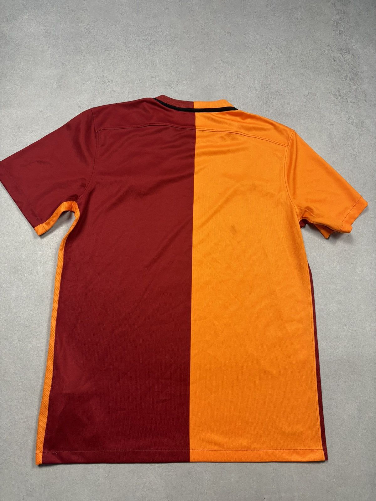 Nike Nike Galatasaray 2015 2016 Home Jersey Football Kit Shirt M Size US M / EU 48-50 / 2 - 13 Thumbnail