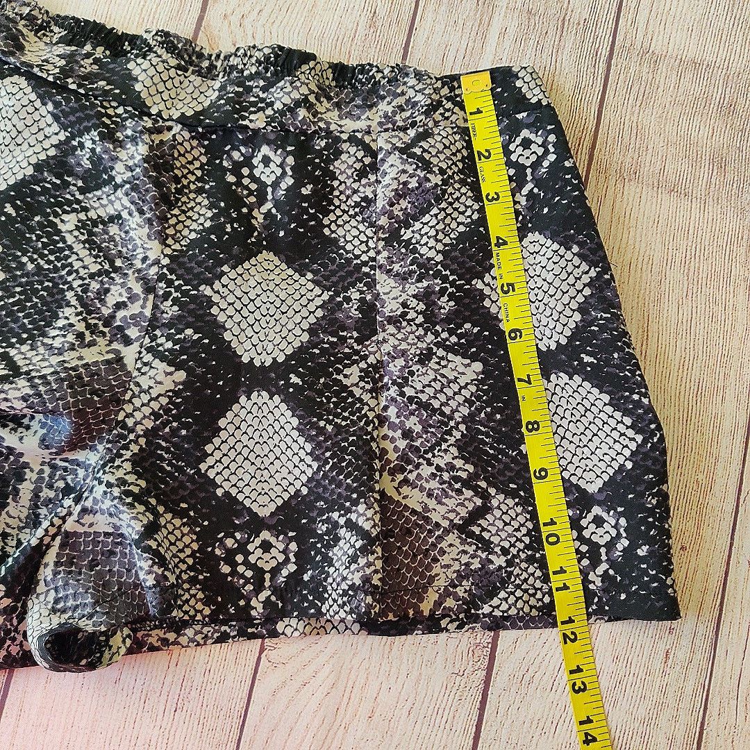 Other Fredericks of Hollywood snakeskin satin sleep shorts sz L Size 34" / US 12 / IT 48 - 5 Thumbnail