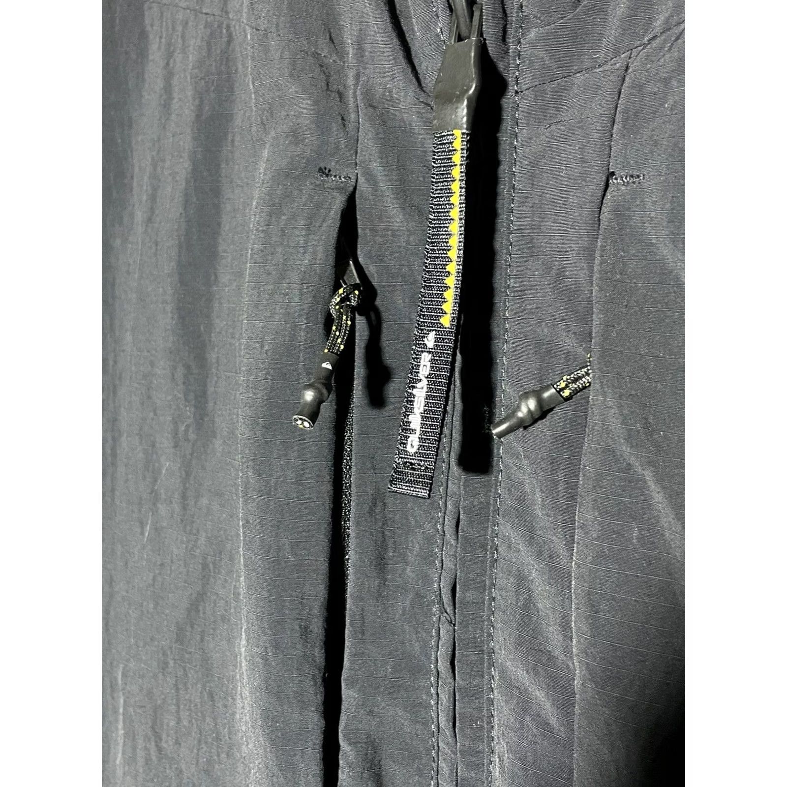 Quiksilver Quiksilver Nylon Y2k Streetwear Style Multi Pocket Sleeveless Jacket XL Black Casual Surf Streetwear Mens Jacket Size US XL / EU 56 / 4 - 4 Thumbnail