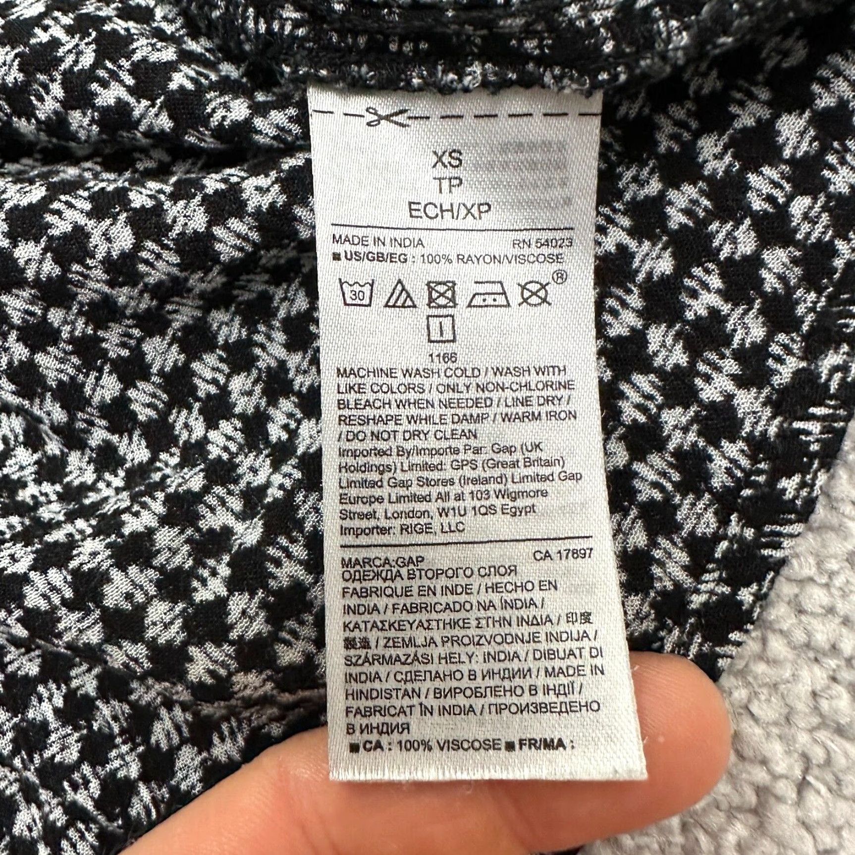 Gap Gap Dress Womens XS A-Line Mini Smocked Check Short Sleeve Casual Black White Knit Rayon Size 26" / US 2 / IT 38 - 6 Thumbnail