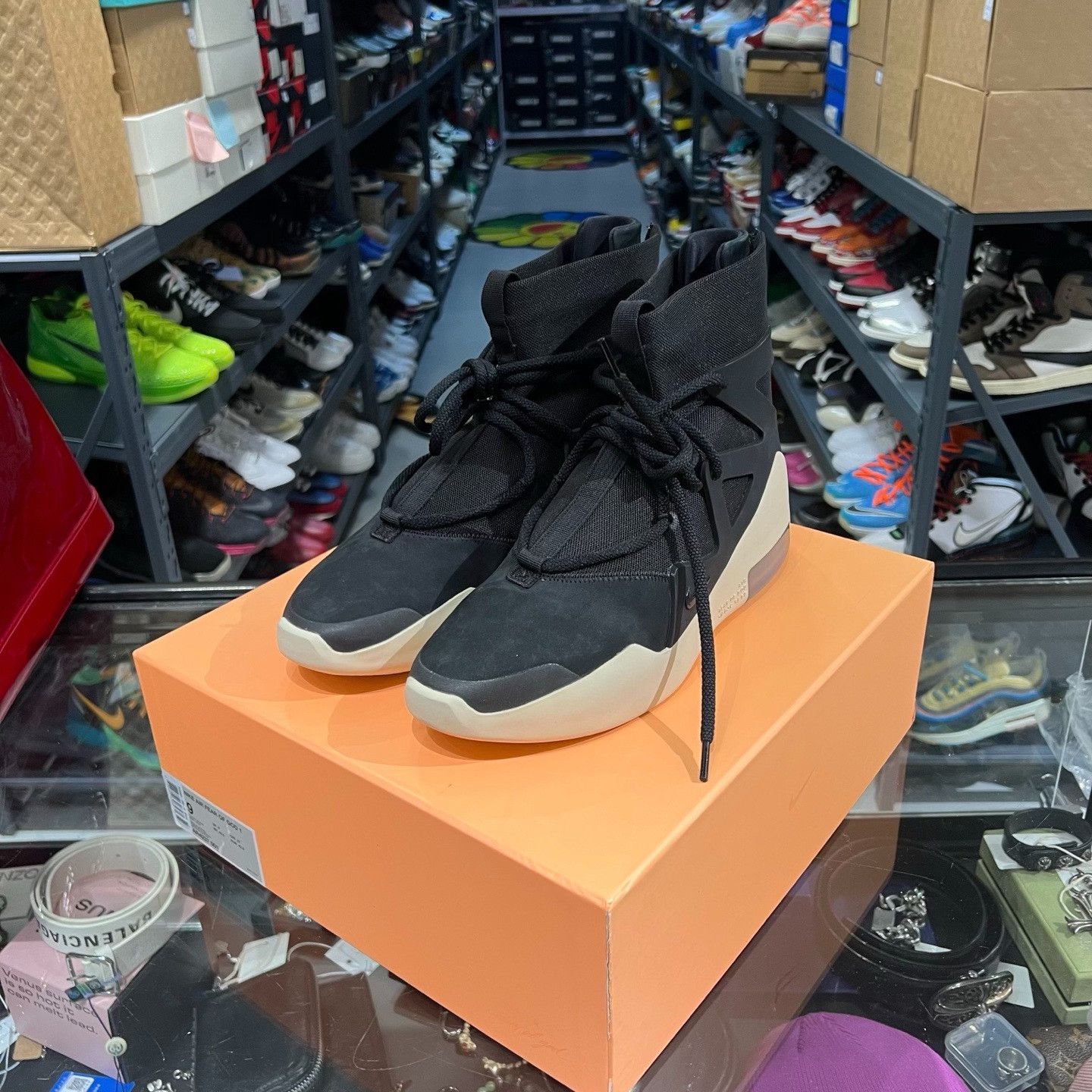 Nike Nike Black Hitop Sneakers 9.5 Men Size US 9.5 / EU 42-43 - 1 Thumbnail