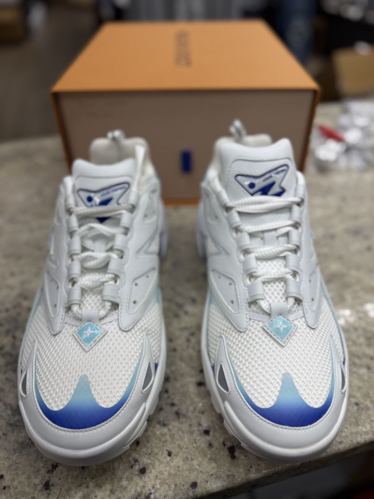 Louis Vuitton Louis Vuitton Blue/White Tactic Runners Size US 9 / EU 42 - 3 Thumbnail
