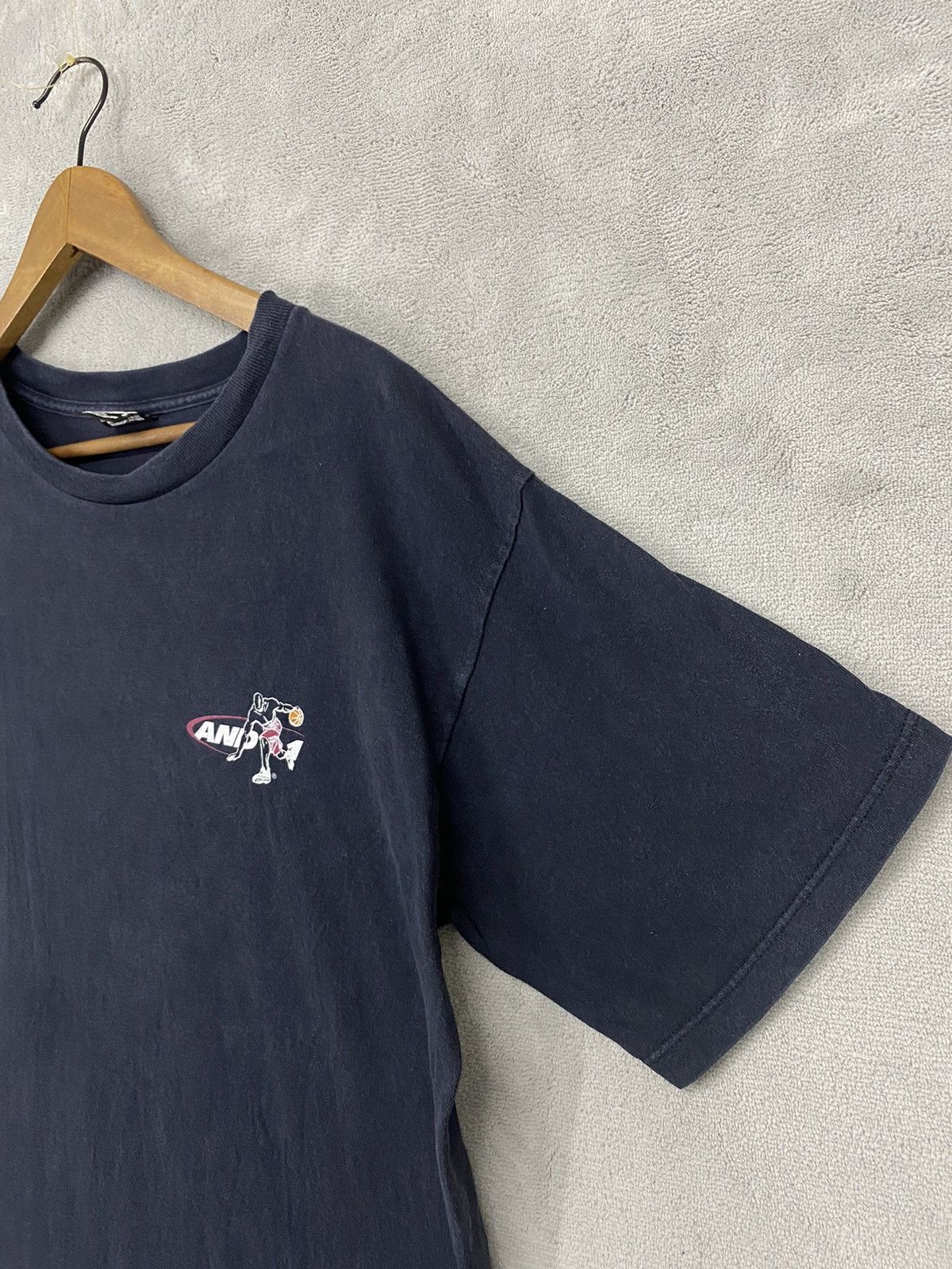 Vintage 🔥90s AND 1 BETER FIND SHELTER HERE COMES THE BOMB Size US L / EU 52-54 / 3 - 3 Thumbnail