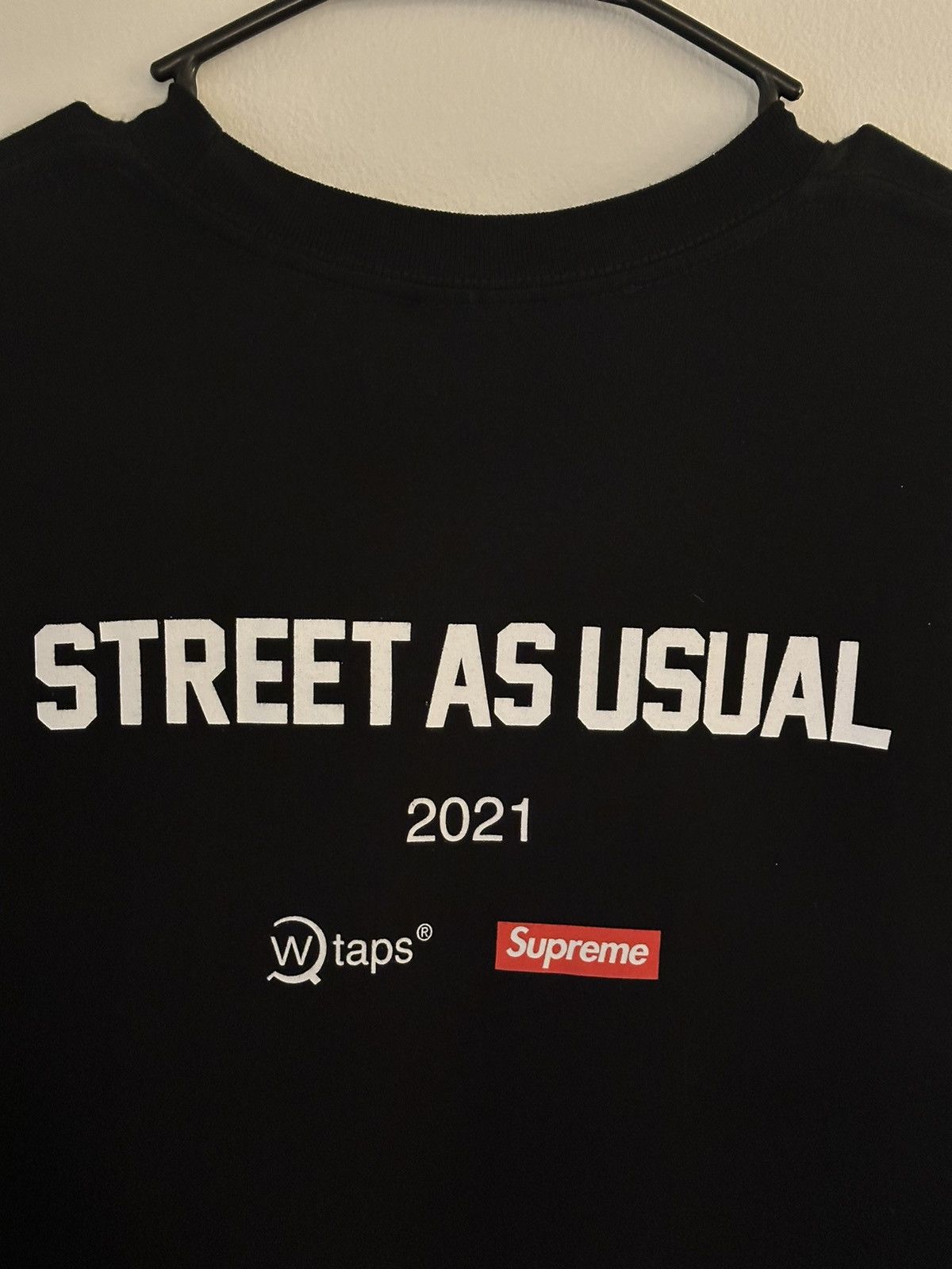 Supreme × Wtaps Supreme WTPAS Sic’Em! Tee Size US L / EU 52-54 / 3 - 4 Thumbnail