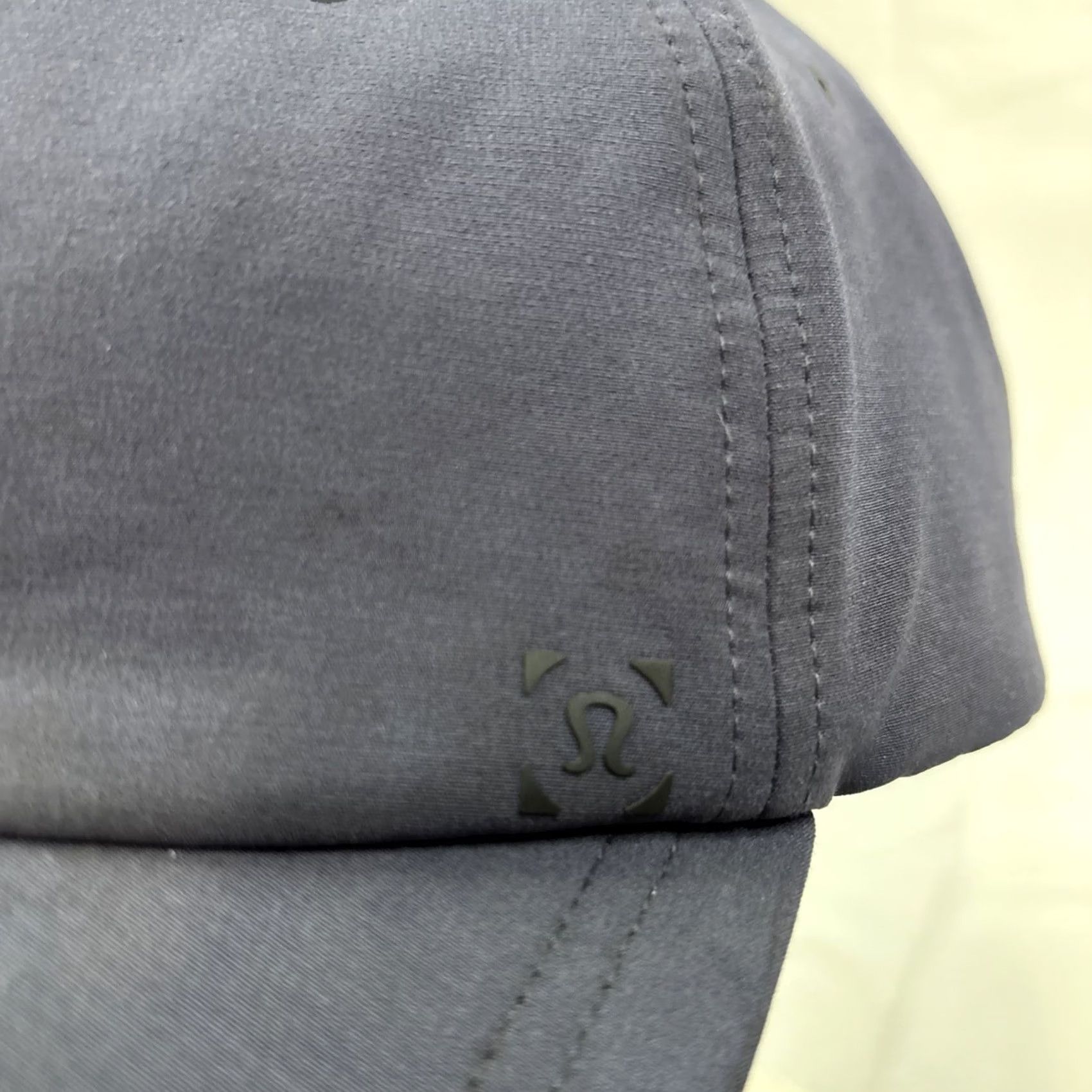 Lululemon Lululemon Hat Cap Strap Back Grey Workout Lightweight Athletic Outdoors Unisex Adjustable Gray Baseball Cap Logo Unisex Adults Mens Women Size ONE SIZE - 4 Thumbnail