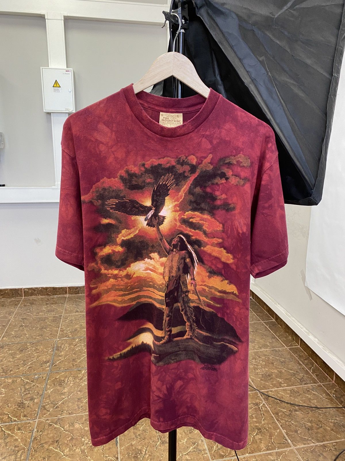 The Mountain 🇺🇸 Vintage 1997 Navajo Indian people Eagle the mountain tee Size US L / EU 52-54 / 3 - 1 Thumbnail