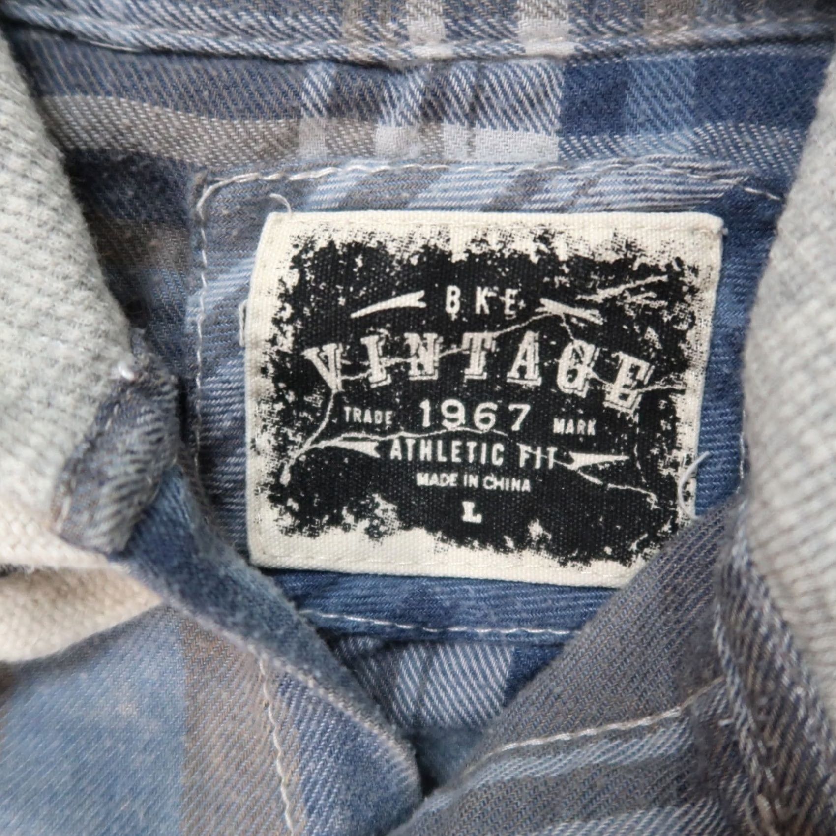 Vintage VINTAGE Buckle Button-Up Shirt Men Large Long Sleeve Plaid Hooded Athletic Fit Blue Size US L / EU 52-54 / 3 - 5 Thumbnail