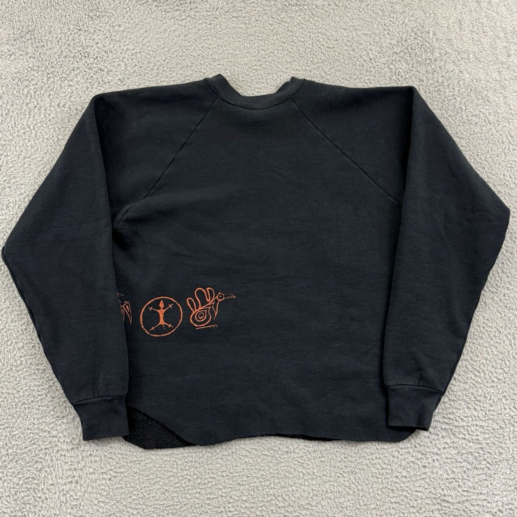 Fruit Of The Loom VINTAGE Grizzly Bear Sweatshirt Adult XL Black Nature Art Aztec 80s Pullover USA Logo Graphic Print 80s Theme Men Women Unisex Size US XL / EU 56 / 4 - 7 Thumbnail