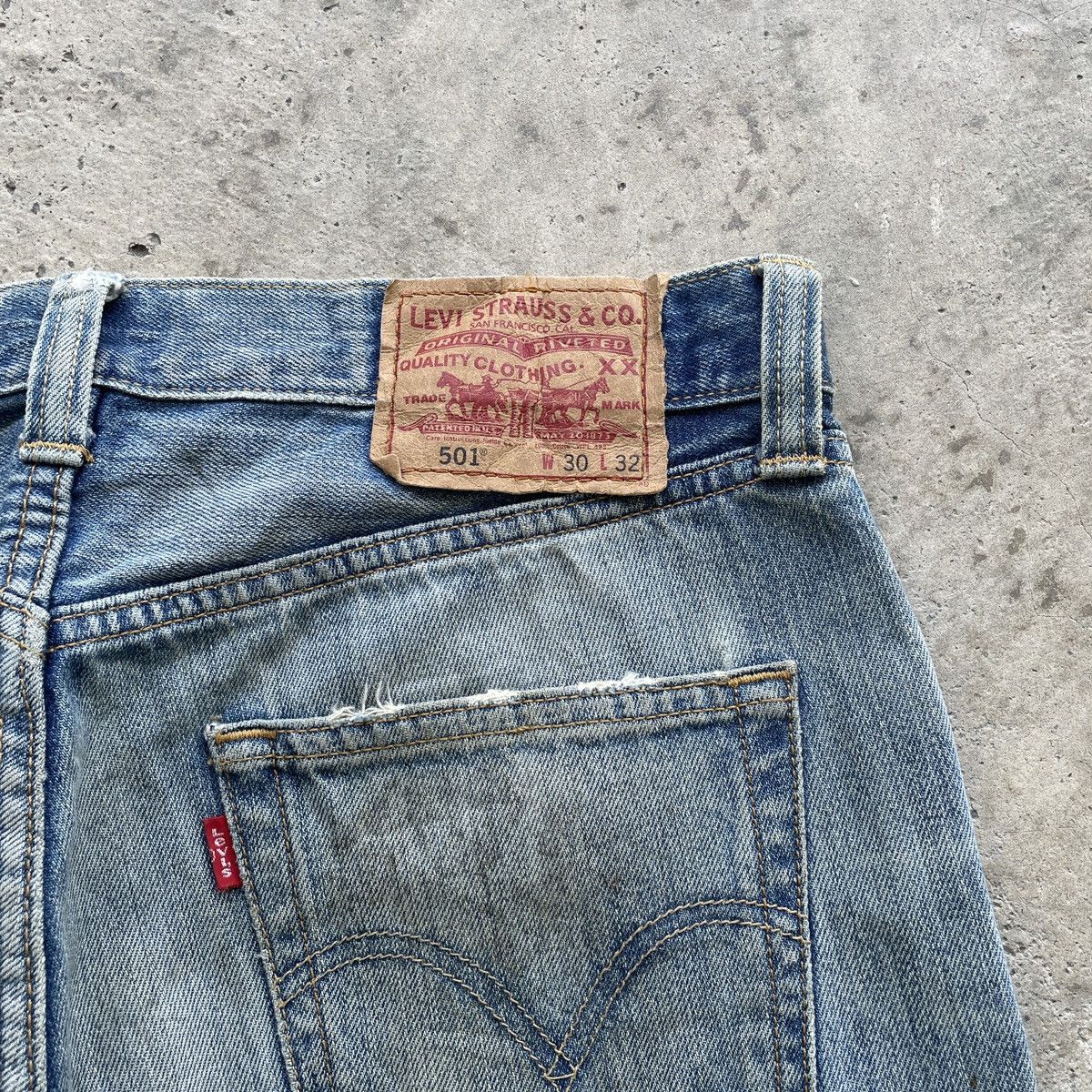 Levi's Vintage Clothing W31 Vintage Levi’s 501 Faded Denim Pants Distressed Jeans Size US 31 - 9 Thumbnail