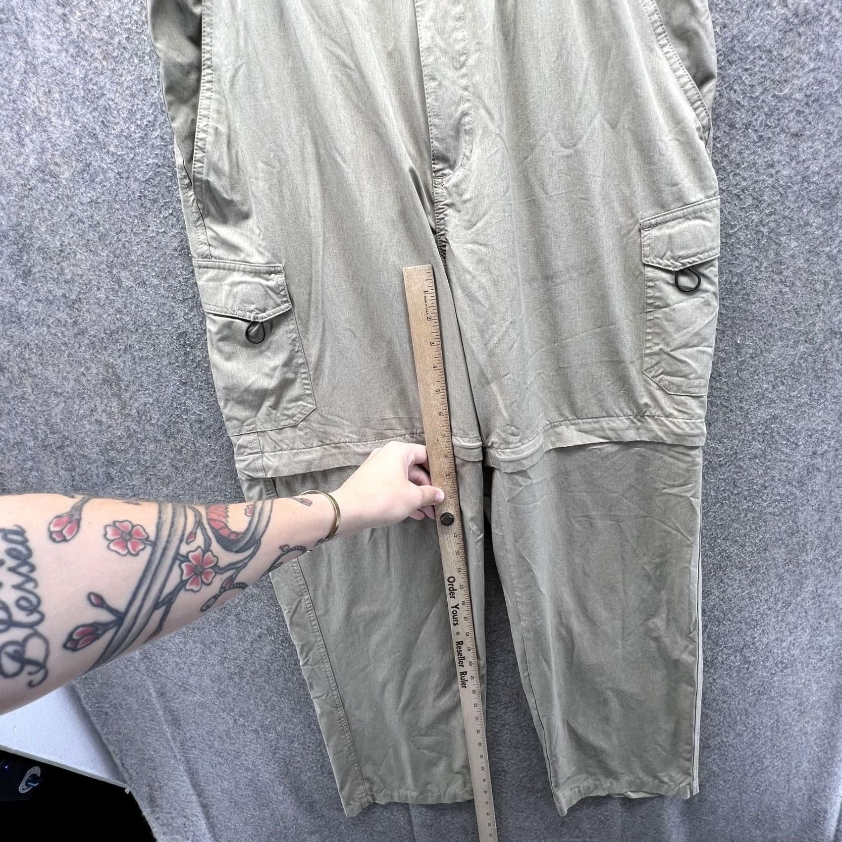 Vintage Reel Legends Pants Mens 36x38 Beige Convertible Cargo Elastic Waist Stretch Cargo Pocket Slash Pocket Flat Front Zip Official Rendering Size US 33 - 4 Thumbnail