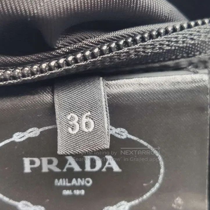 Prada Prada Logo Hooded Jacket in Black . Size US S / EU 44-46 / 1 - 6 Thumbnail