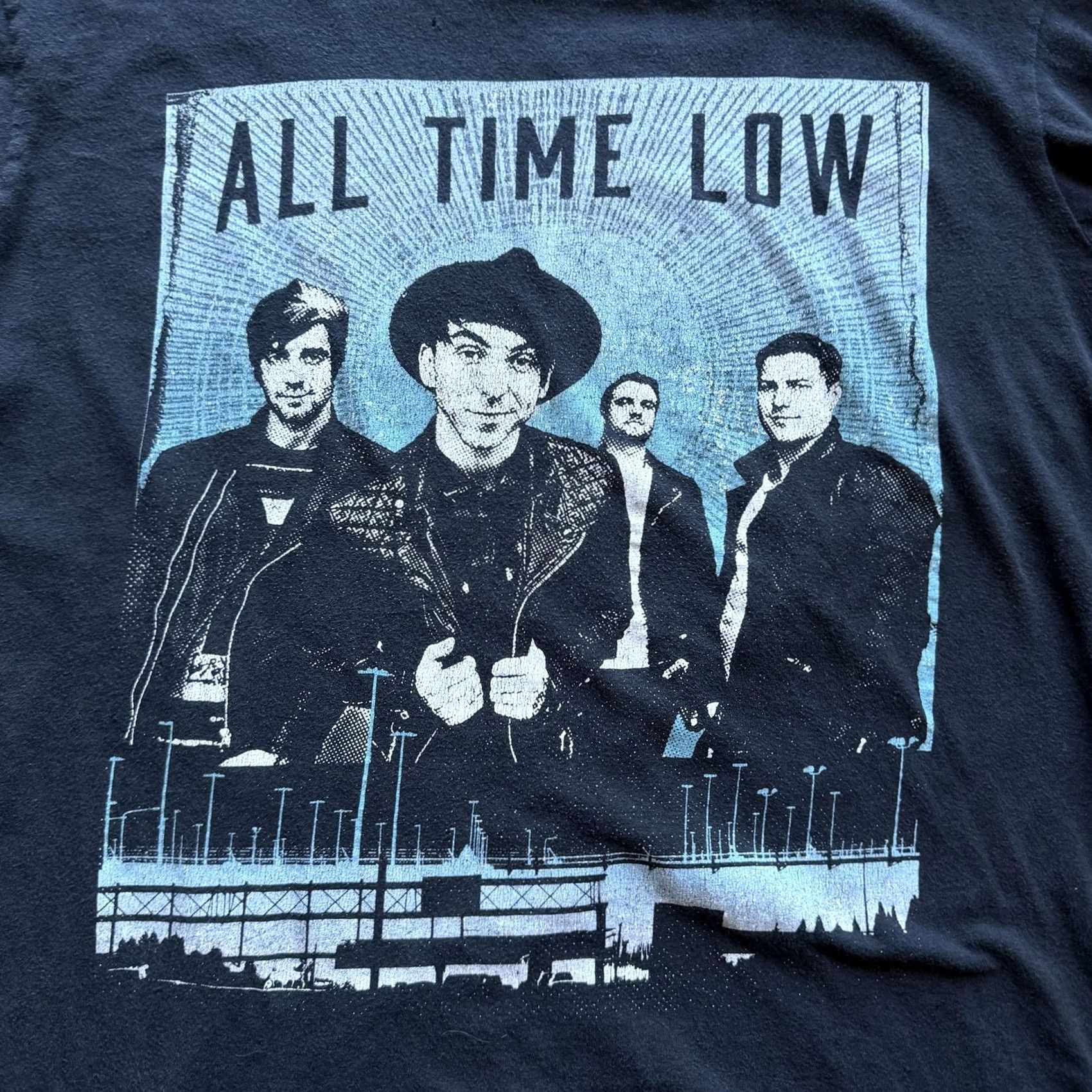 Gildan Y2K Emo Band Tee All Time Low Shirt Mens Large Black Graphic T-Shirt Size US L / EU 52-54 / 3 - 4 Thumbnail