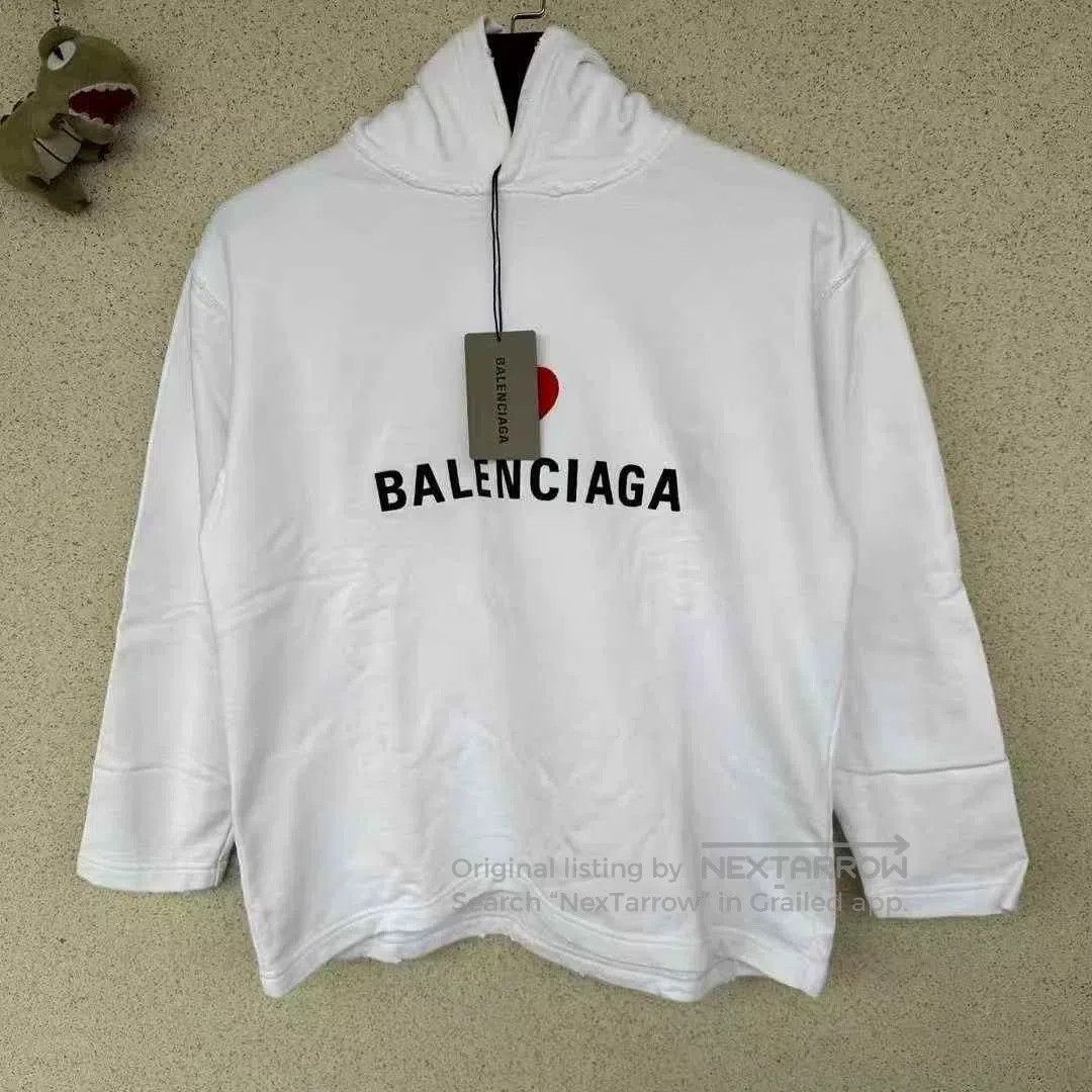 Balenciaga Balenciaga Valentine Limited Heart Hoodie. Size XS / US 0-2 / IT 36-38 - 1 Thumbnail