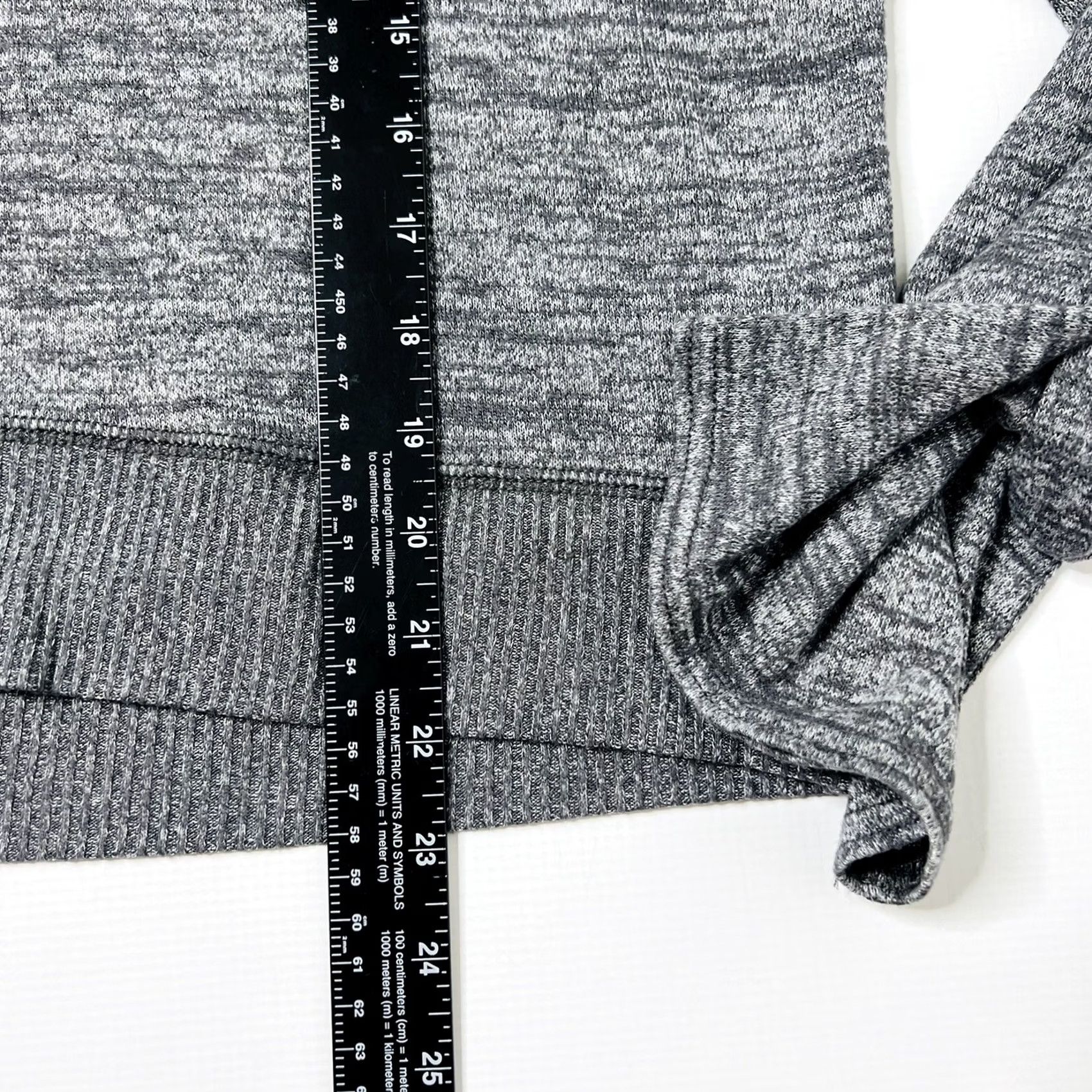 Abercrombie & Fitch Abercrombie & Fitch Gray Pullover Sweater Flare Sleeves With Tie, Small, Genuine, USA Seller, Lightweight, Flared Sleeve, Polyester Blend, Style: Size S / US 4 / IT 40 - 6 Thumbnail