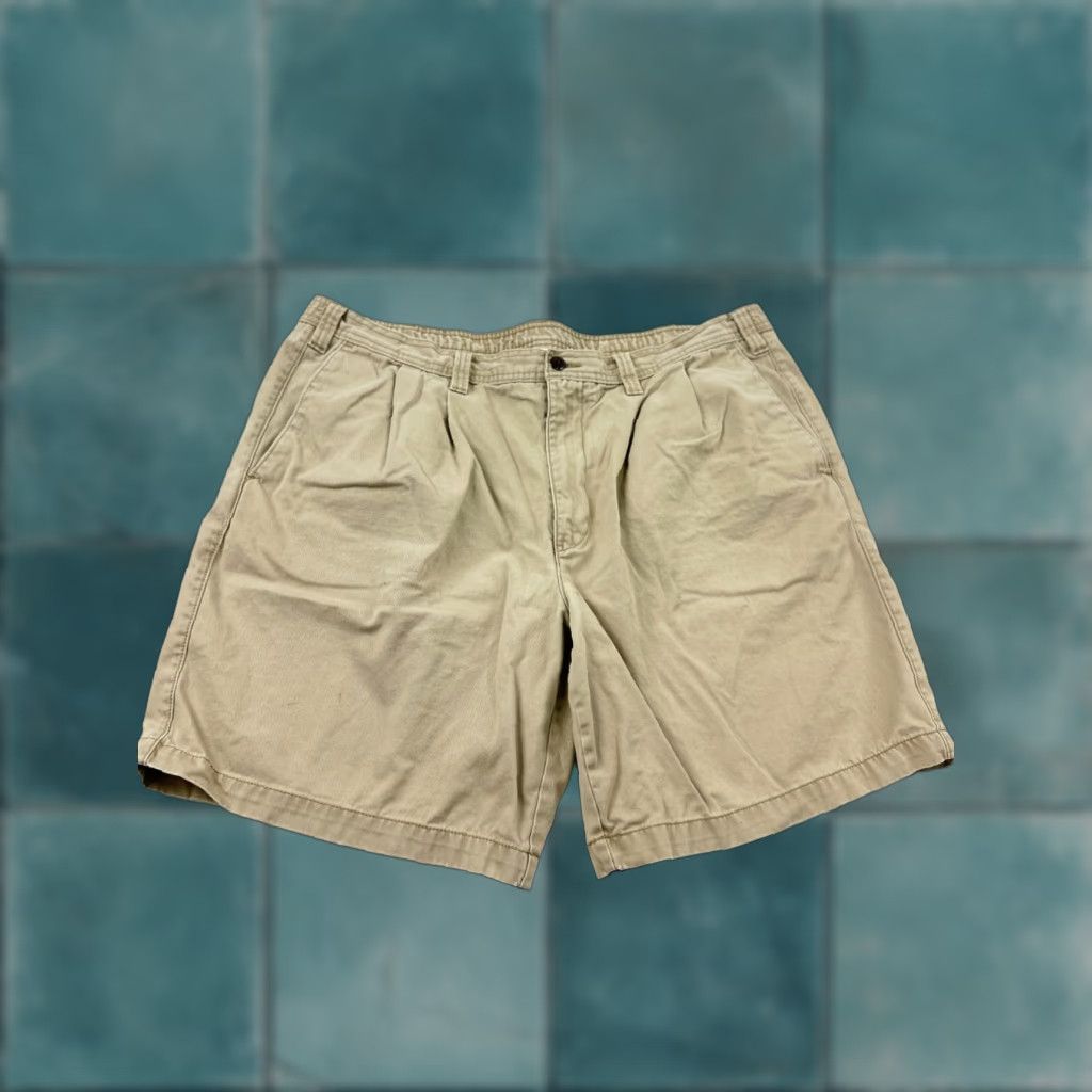 Eddie Bauer Eddie Bauer Shorts Mens 42 Beige Chino 8" Inseam Mid Rise Pleated Stretch Outdoor Size US 42 / EU 58 - 1 Thumbnail